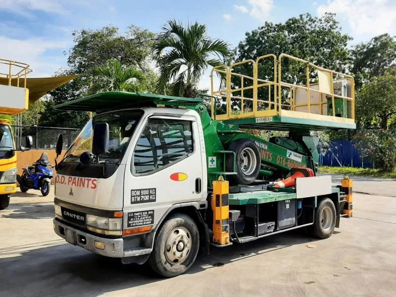 Small truck or other vehicle 12m length