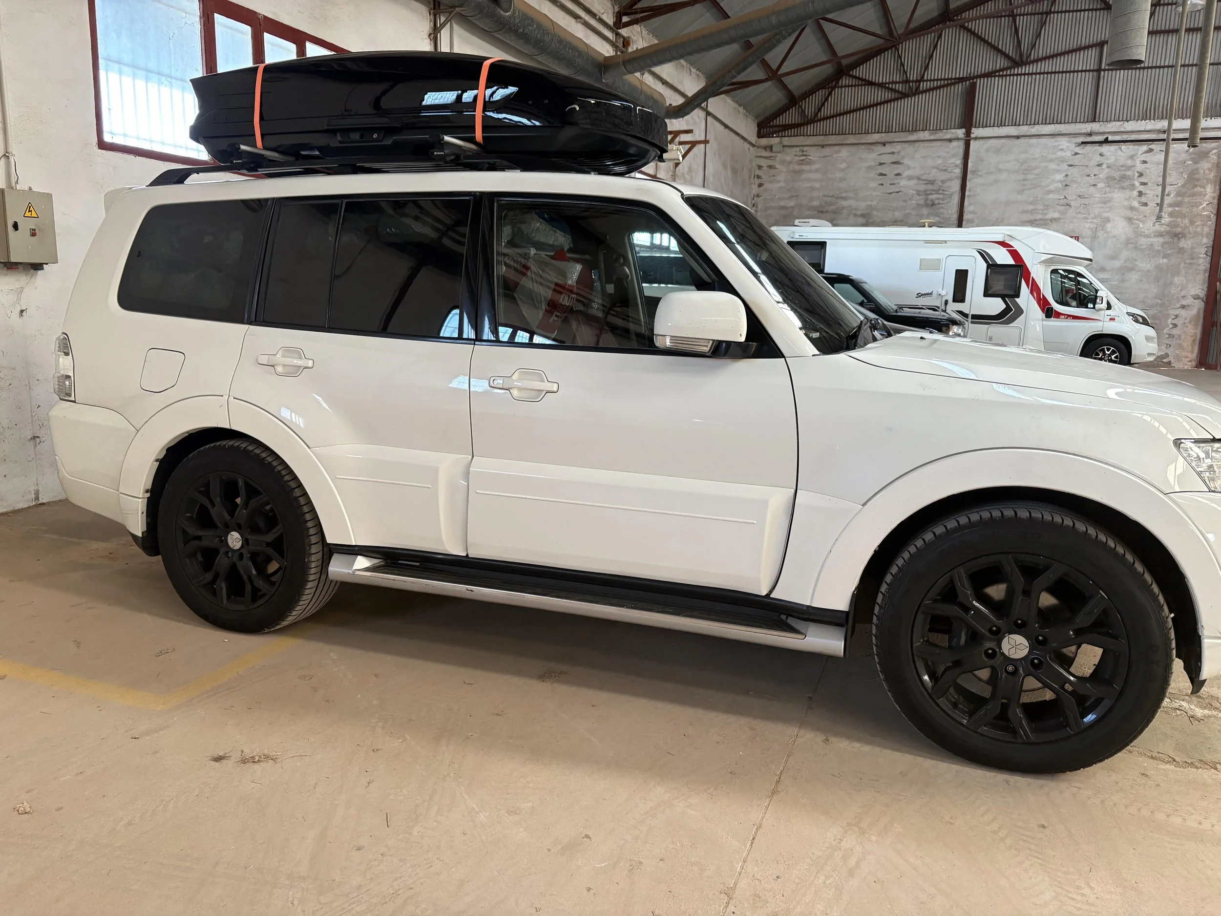 Car up to 5m  storage indoor