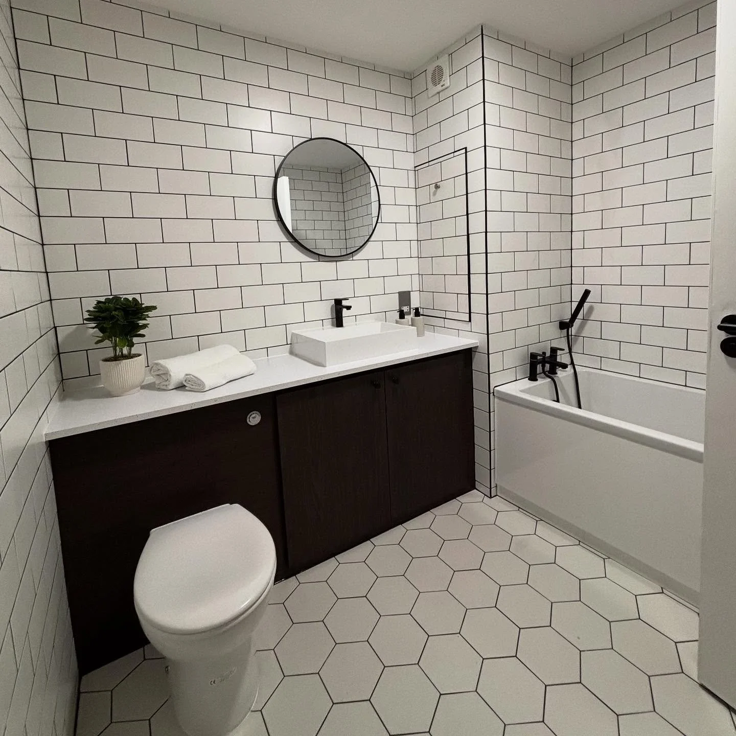 Flat renovation and new boiler installation completed in a central London penthouse 🏙️
A quick turnaround with a practical and smart finish &mdash; efficient, modern, and built to last. 

#plumbing #boilerinstallation #londonplumber #flatrenovation 