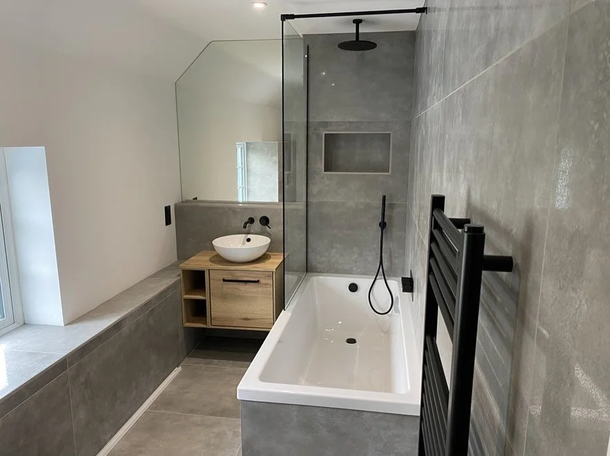 Full bathroom transformation in Guildford 🚿

We carried out a complete rip-out and reconfiguration &mdash; moved the toilet and basin to opposite sides for better flow. Installed a ceiling-mounted showerhead for that luxury feel.

The customer went 