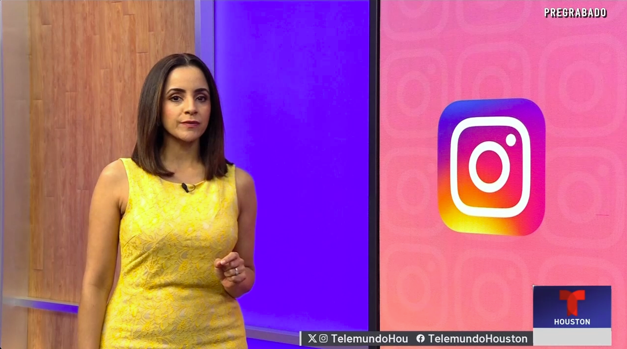 Television news anchor standing in front of a screen displaying the Instagram logo and the word 'Pregrabad' with a blue and pink background.