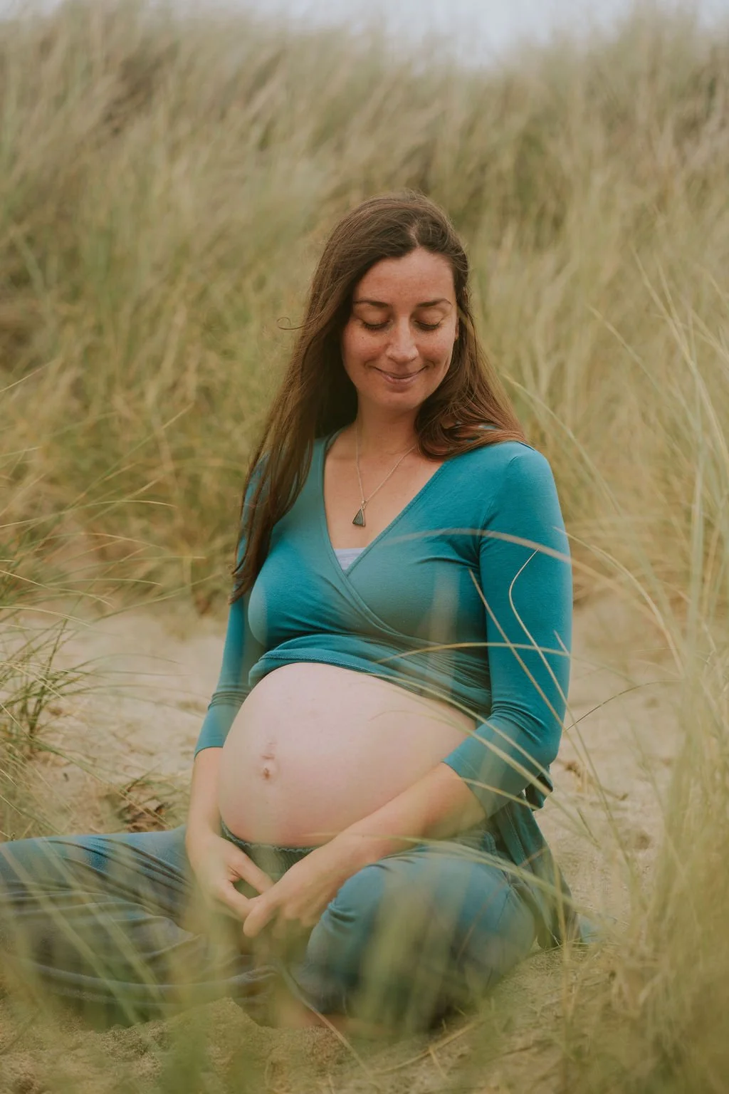 Placeholder for a natural, warm pregnancy photograph