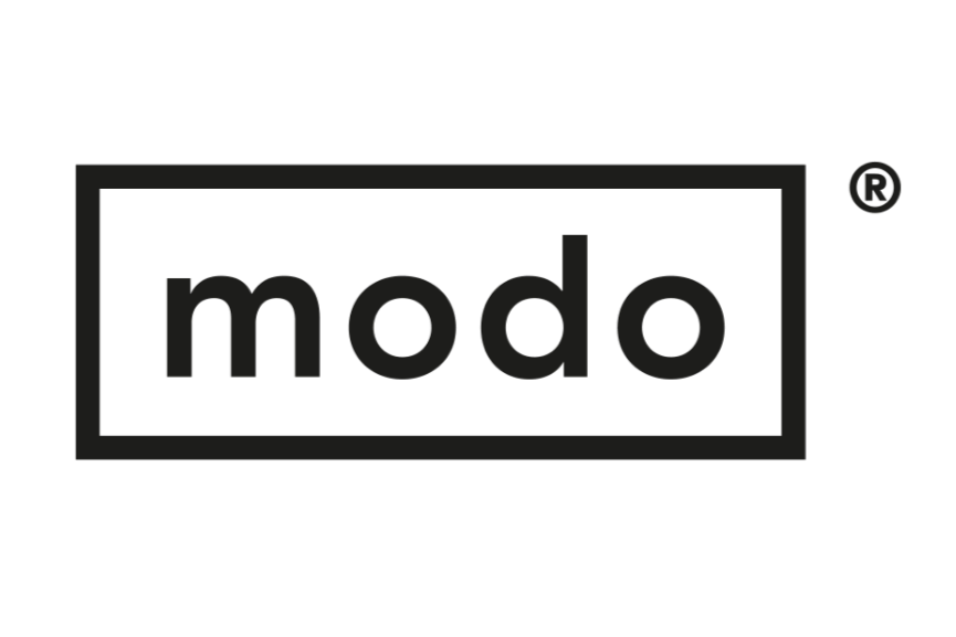 Das Bild zeigt das Logo der Marke 'modo' in schwarzer Schrift auf transparentem Hintergrund, eingehüllt in einen rechteckigen Rahmen.