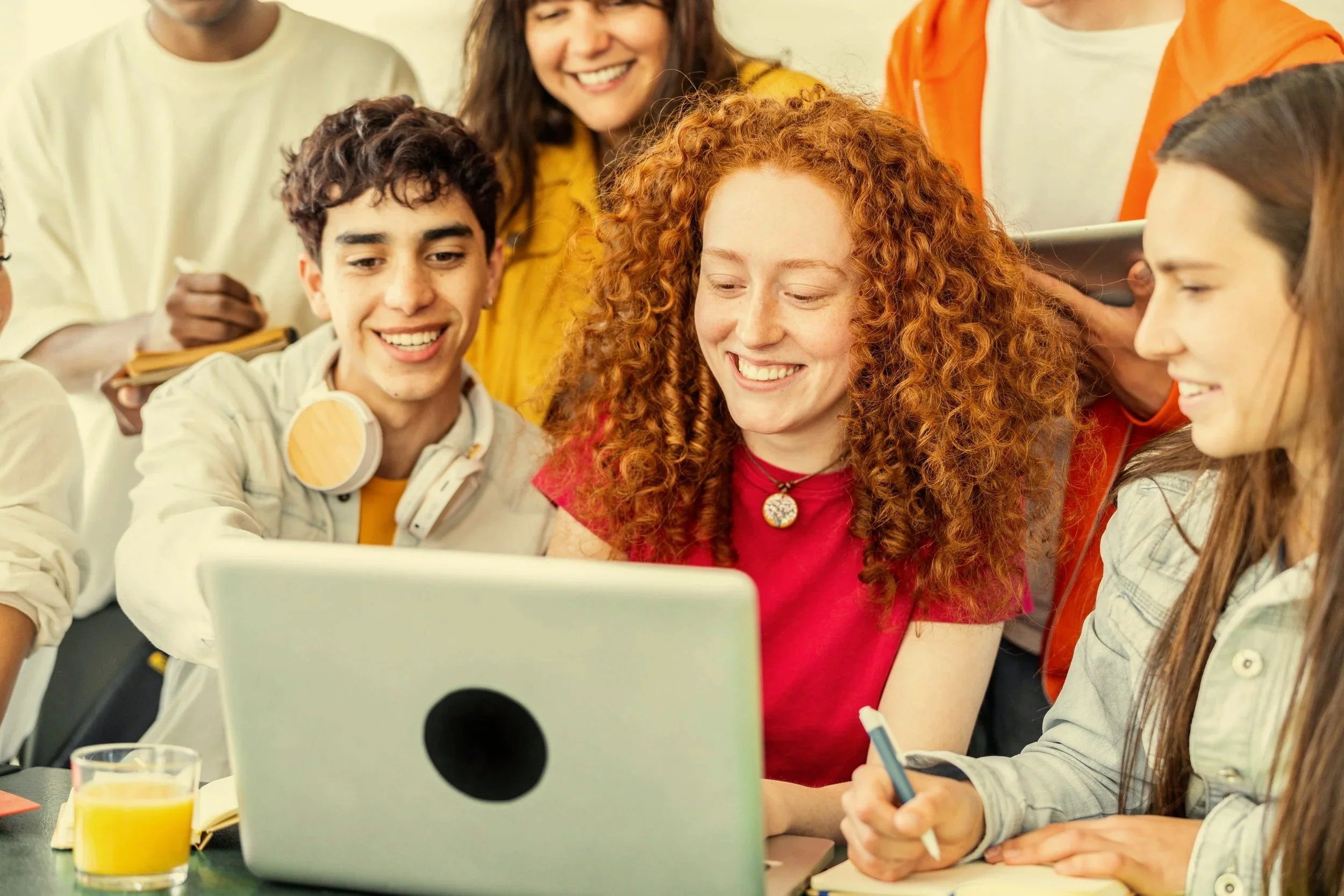 Proyecto Amanecer – Web + estrategia educativa