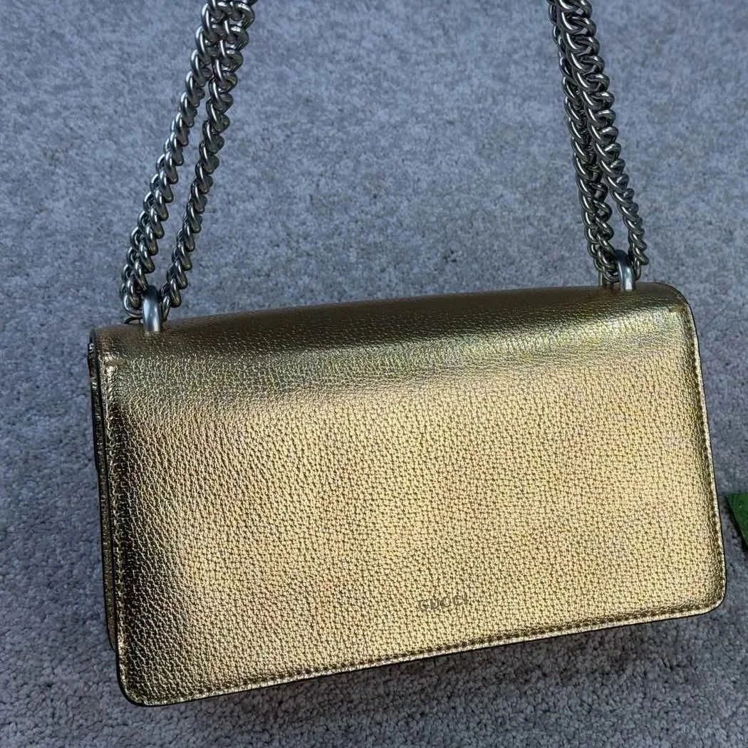 64e64943.jpg