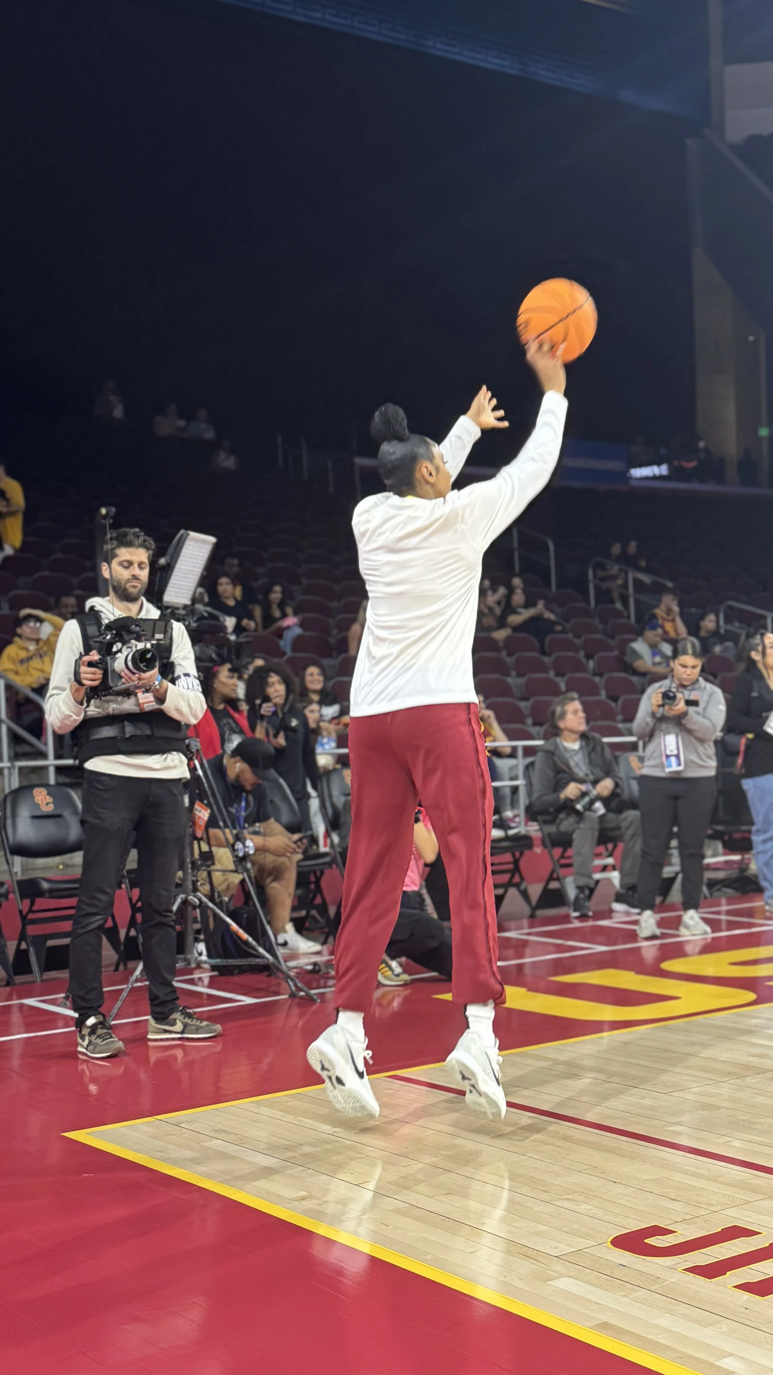 Juju taking a warm up jumper