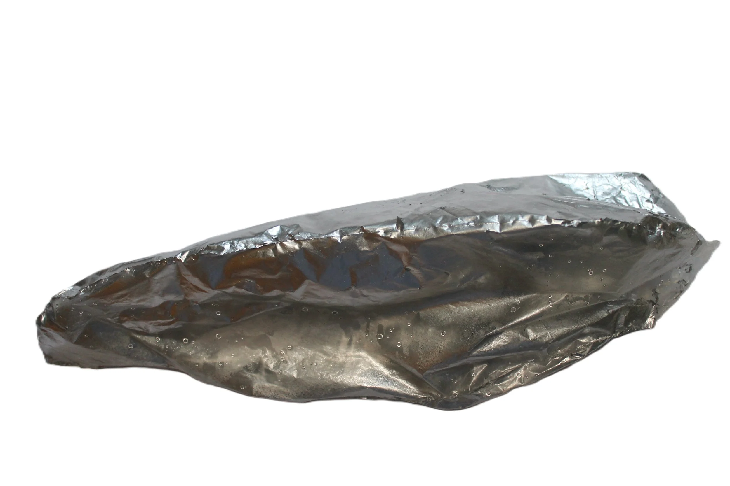 fragil, 2016, Folie, Chromlack, 20 x 10 x 10 cm
