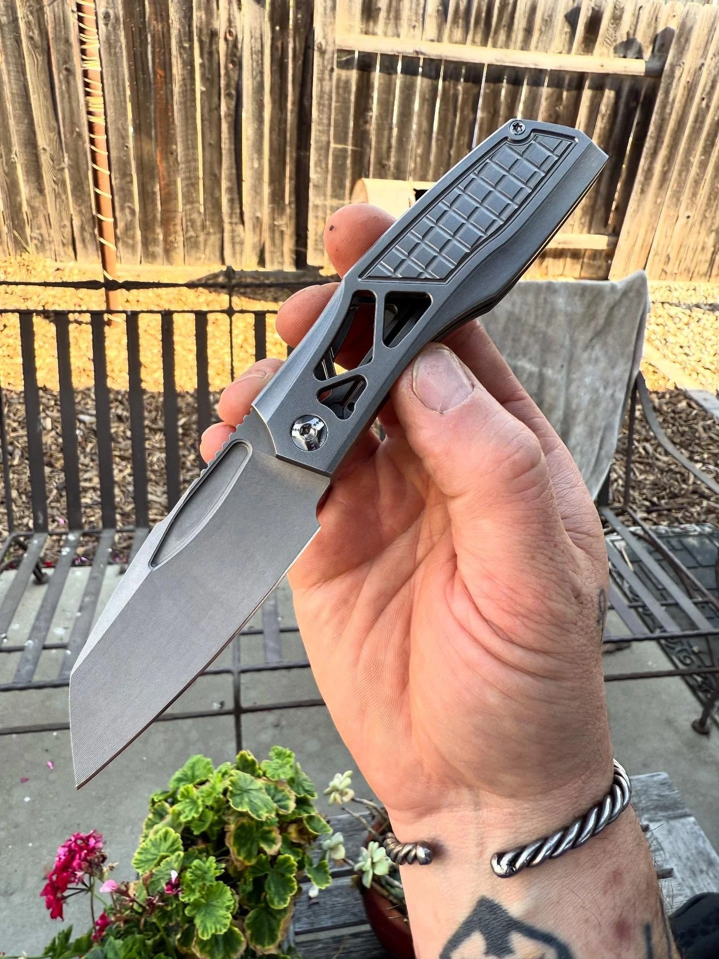 So happy to finally own a wharnie Protean! And a skeleton frag to boot. #474. One of the sickest looking knives out there.