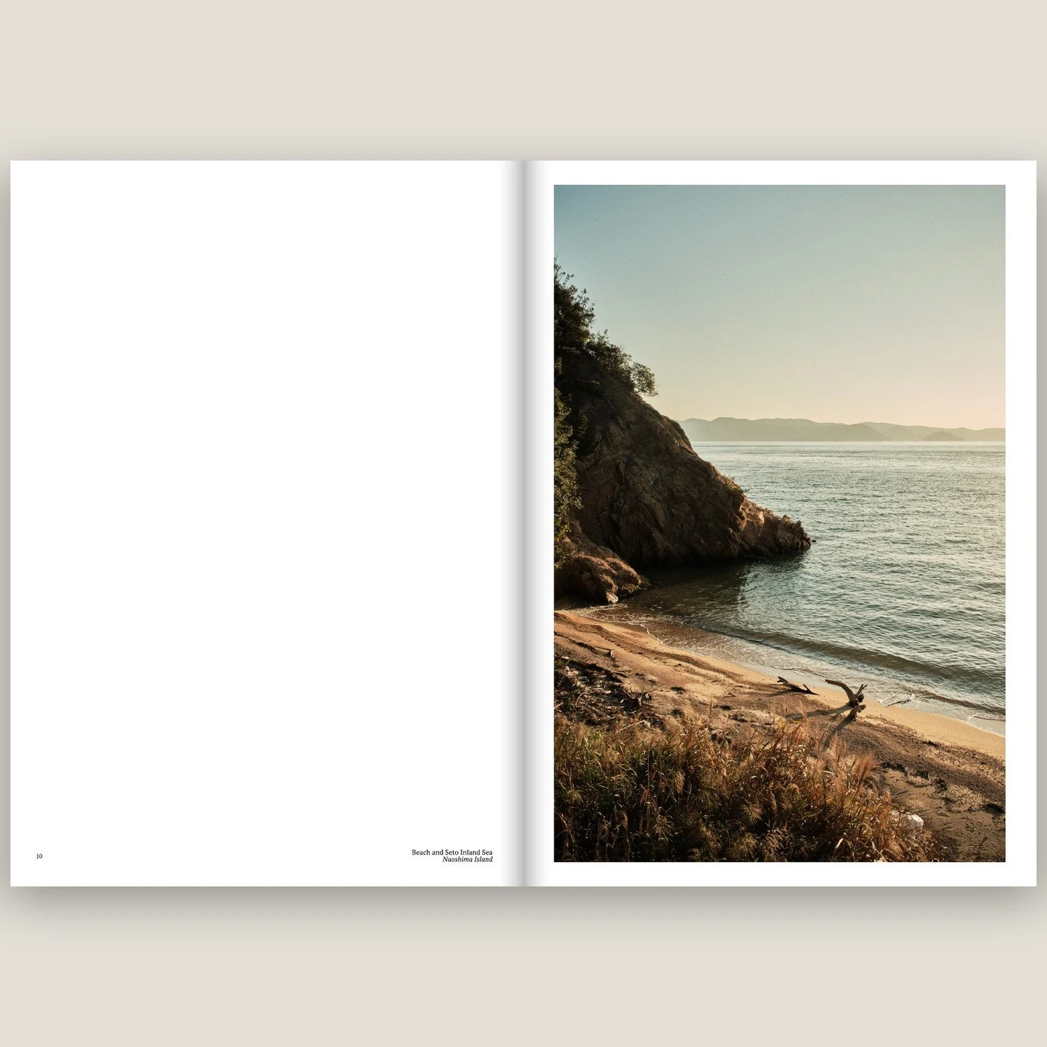 04-spread-coast-naoshima.jpg