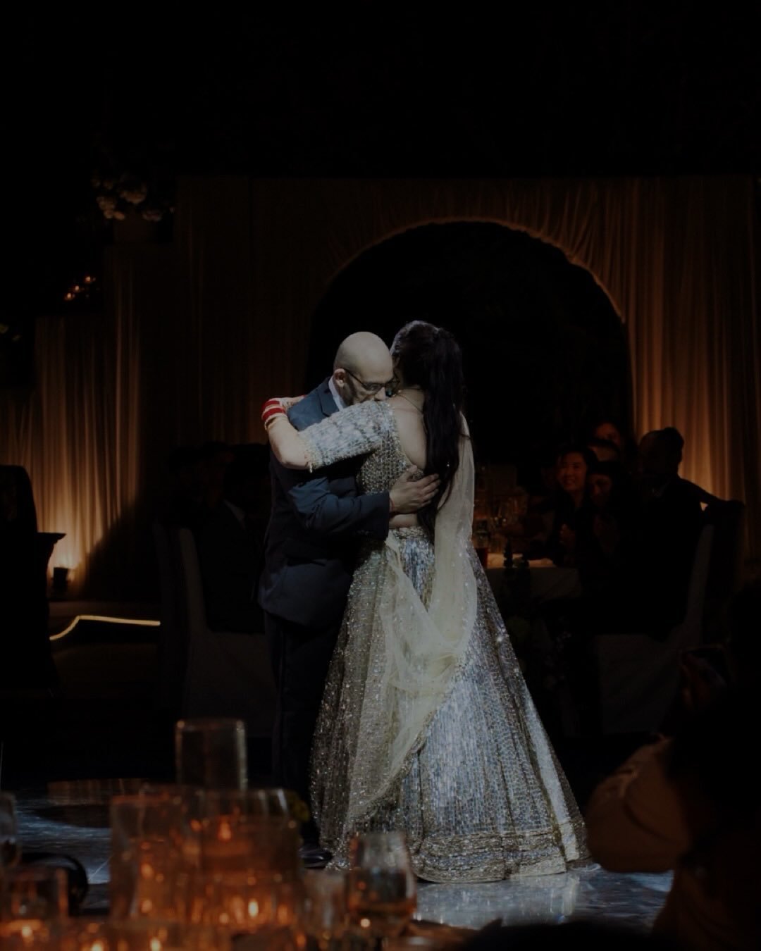 Under the blessing of the sacred fire and surrounded by love, today they unite their paths to walk together through every step of life, with respect, devotion, and endless happiness 🤍

Wedding Planner: @toucheweddings 
Venue: @sanantoniohool 
Cateri