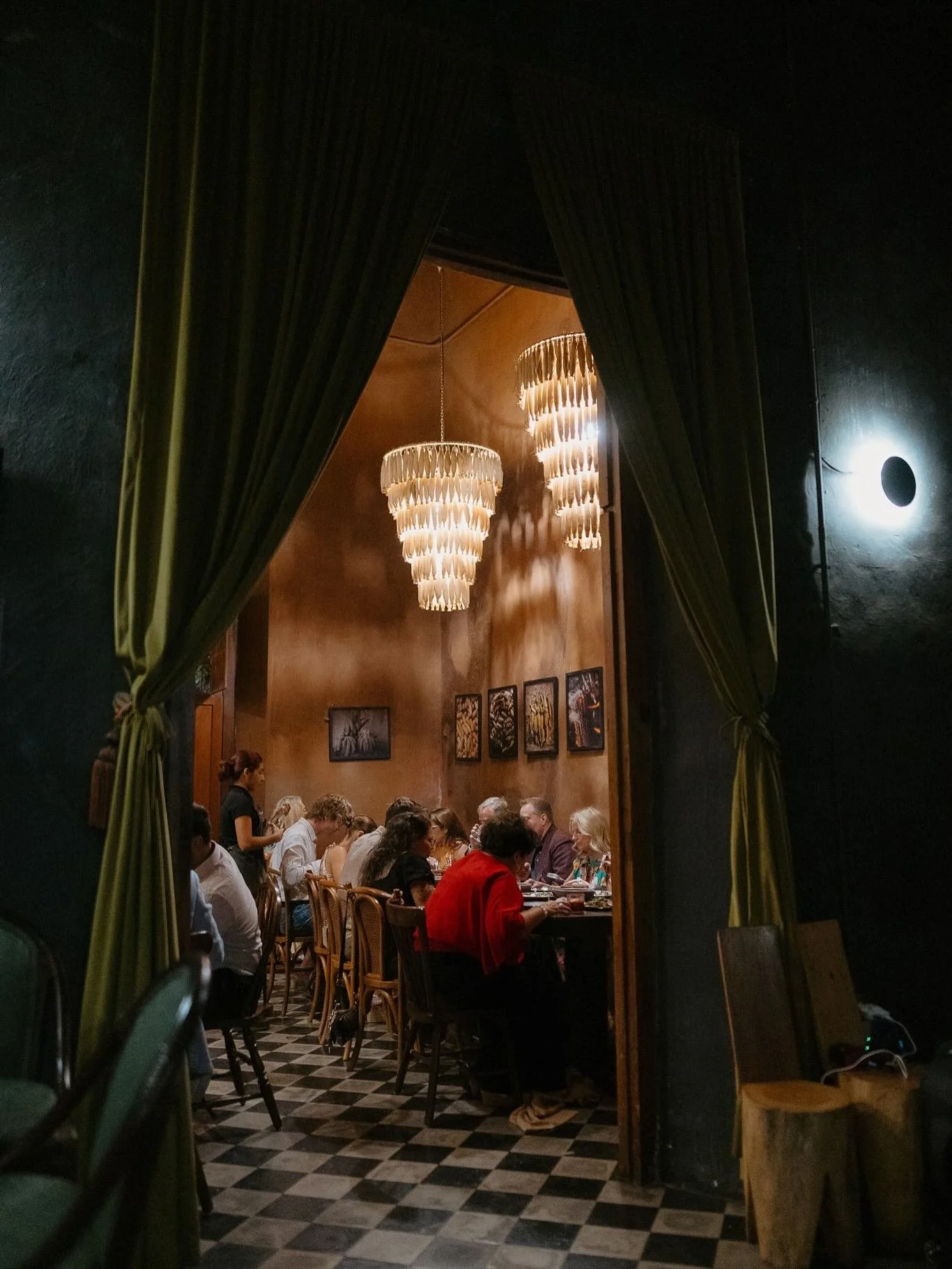 A night of love, laughter, and the perfect start to their wedding weekend ✨🤍

WP: @joebolanosevents 
Photo: @floresfilmsmx 
Venue: @holoch.mx @elrematedemontejo 

#destinationwedding #yucatan #weddingphotographer