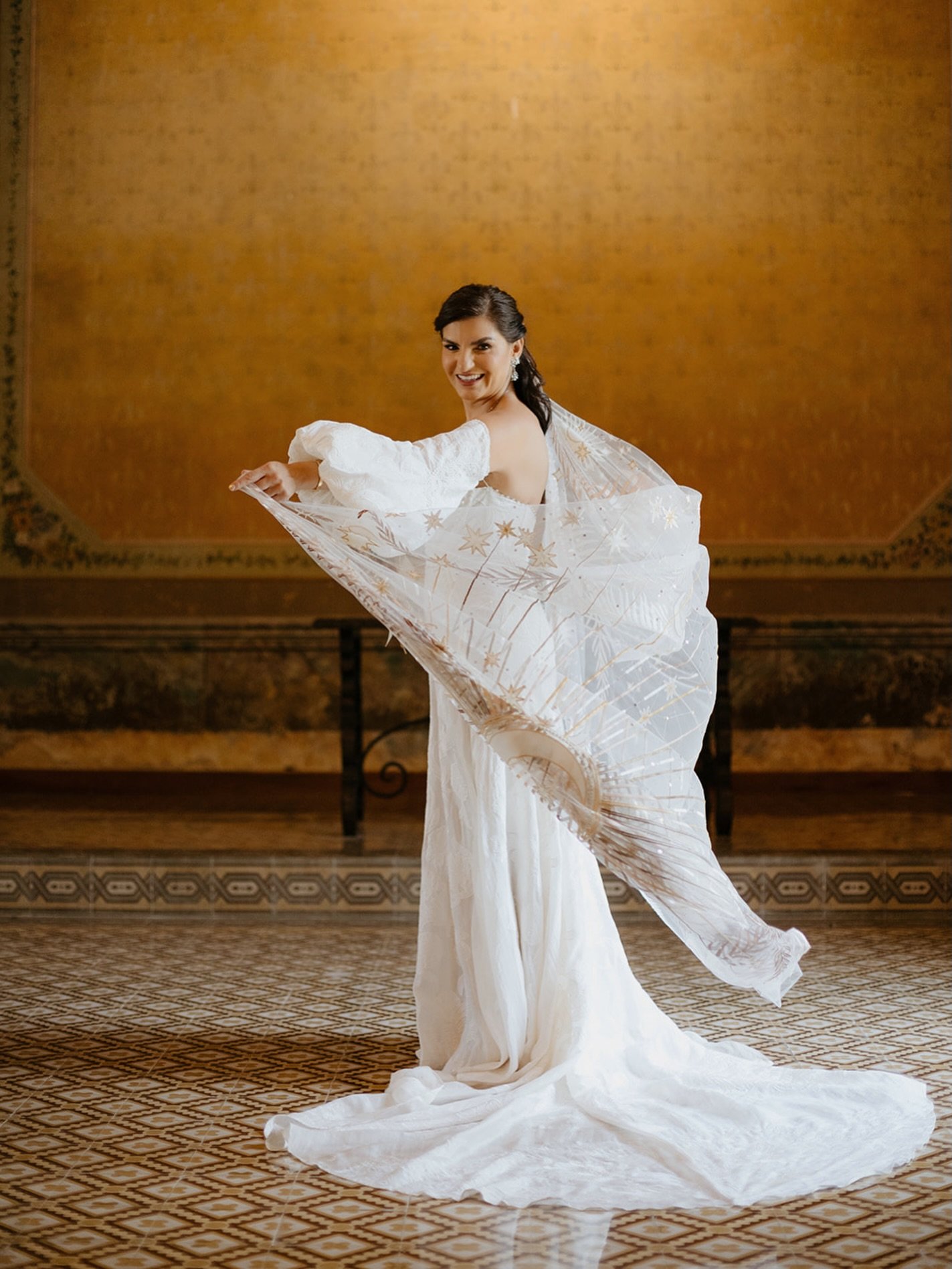 A frame that deserved its own space. 

Happy Sunday.

Photo: @floresfilmsmx 

#FloresFilms #WeddingEditorial #FineArtWedding #BridalVibes #AestheticWedding