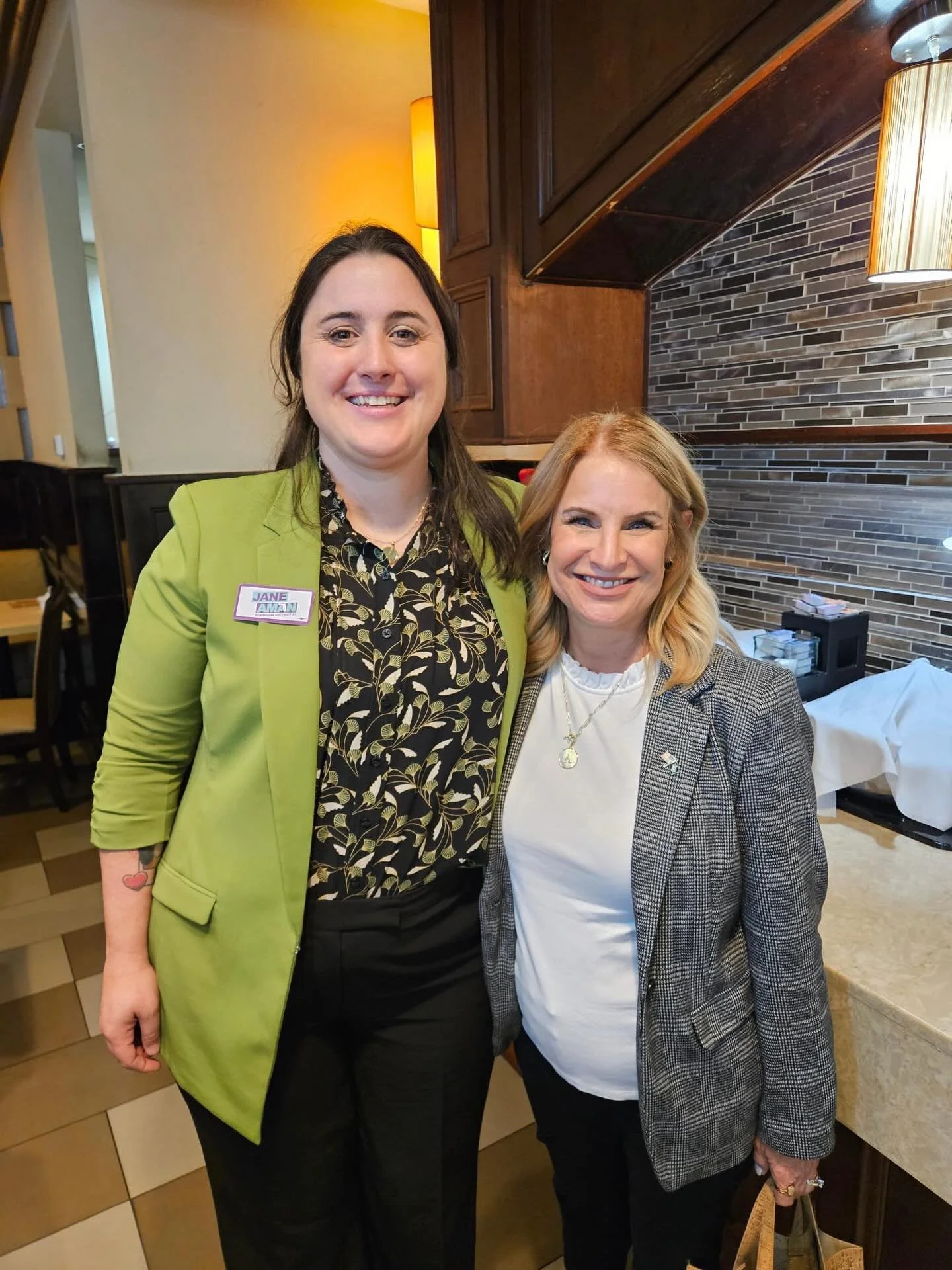 Had a great time connecting with fellow community leaders at the March Dems Mingle. We came together to discuss the 2026 legislative session and how we can tackle key issues. We also heard from @janeforflorida about her platform and the ways she plan