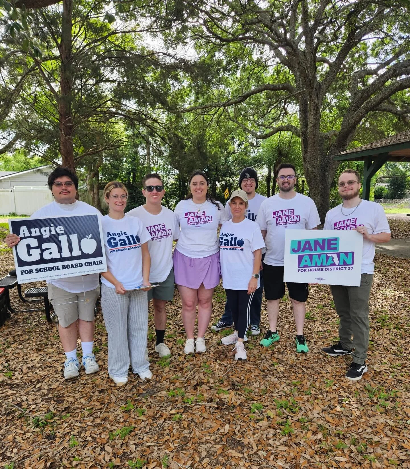 Beautiful day to canvass out here in Orlando with @janeforflorida. Thank you to everyone who came out to knock on doors with us, we really appreciate your support! 🙌