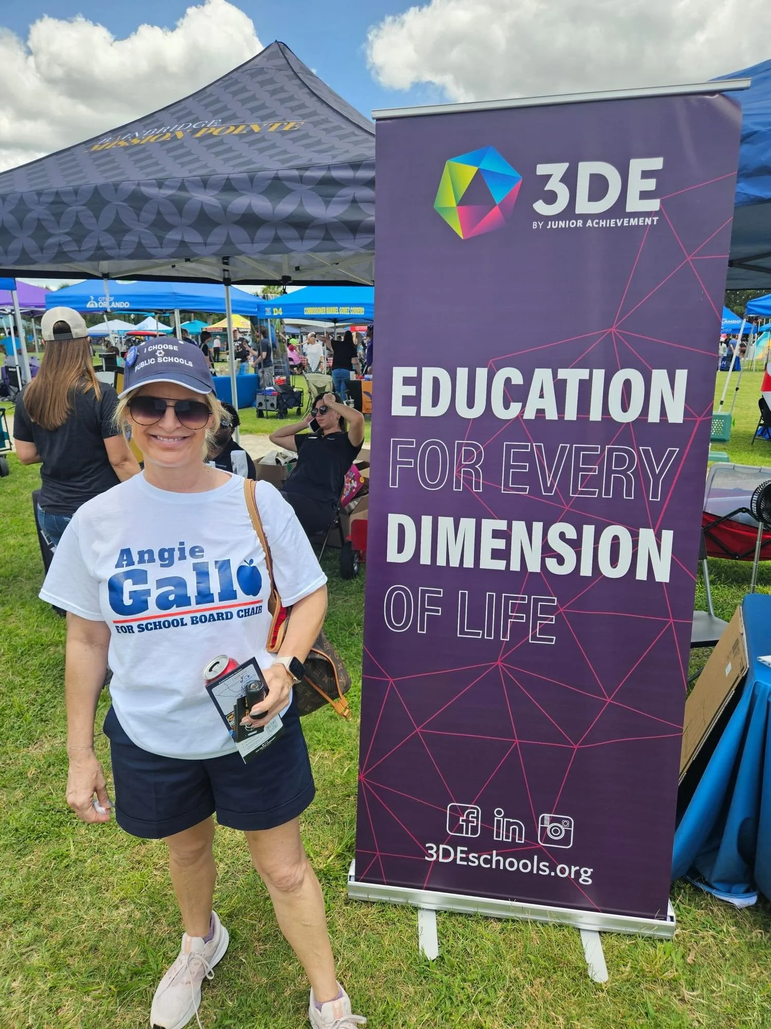 Had such a great time at the Spring Fest today! 🩷🌷Thank you to Commissioner Tom Keen (@orldistrict1) for hosting this amazing event for our community.

I loved getting to walk around, check out local vendors, connect with community organizations, a