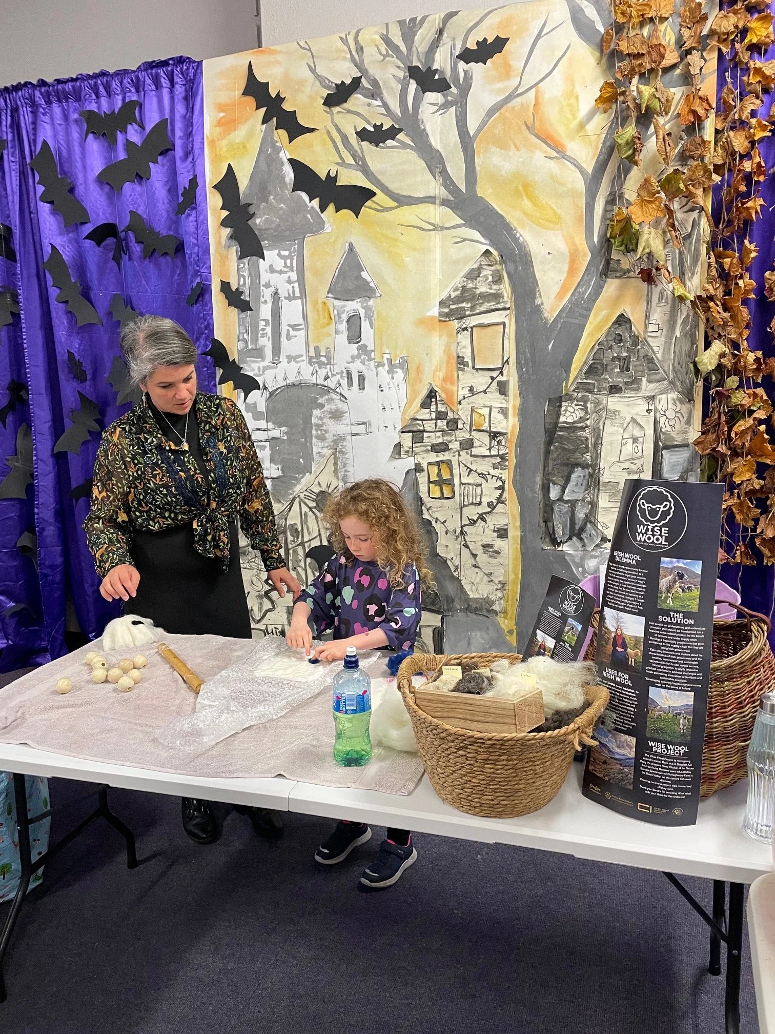 Wise Wool Project workshop. Wet Felting spooky ghost ornaments at the Sean Scoil in Killorglin, Co Kerry. An Feile Eile, Halloween Festival. The Wise Wool Project is a Creative Ireland project, raising awarness of the current wool waste problem