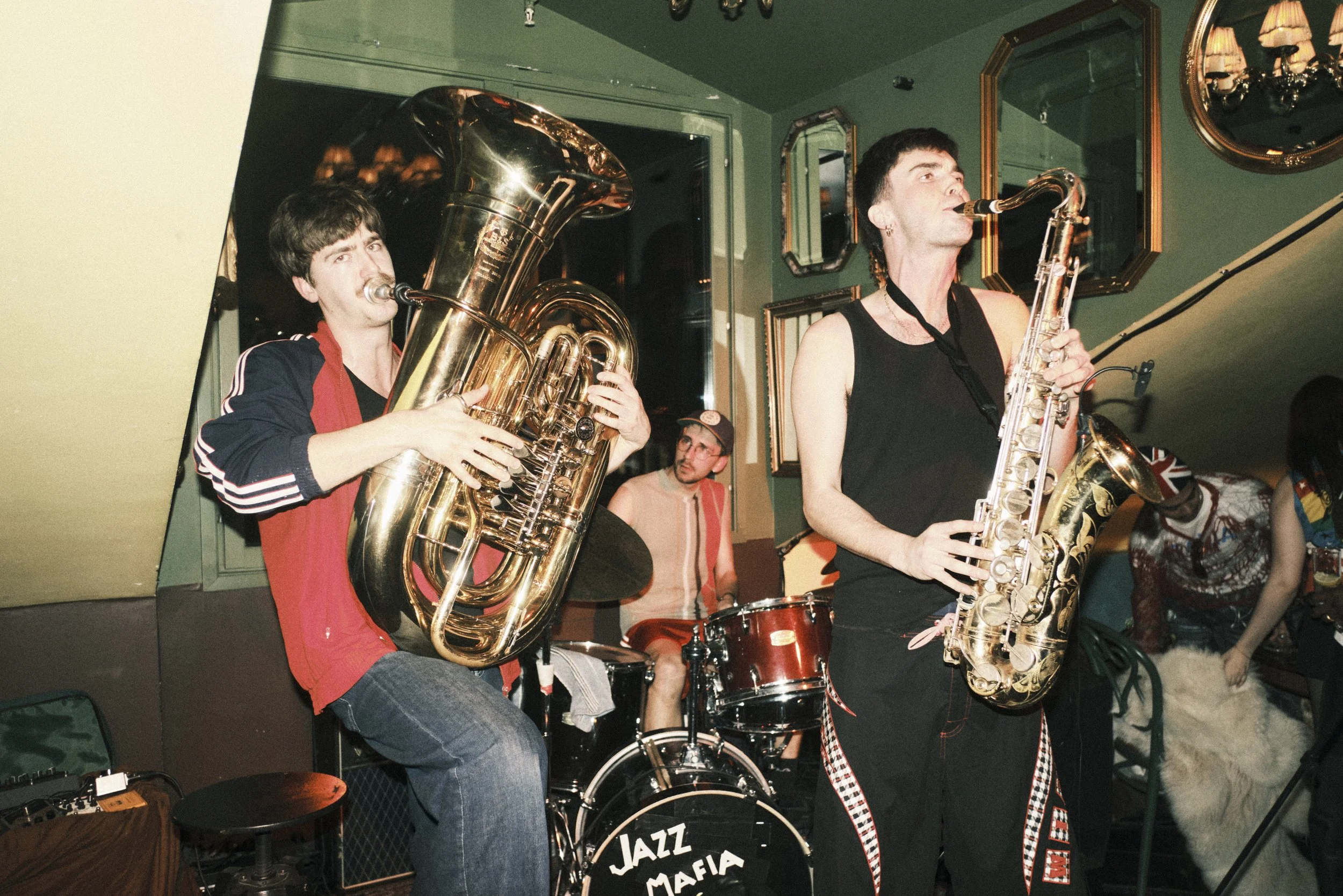 Tuba Libre