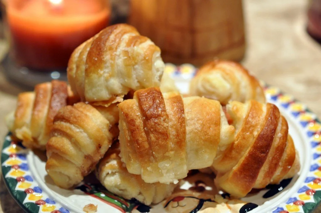 Christmas Around the World: Famous Traditions with Easy How-To Directions&nbsp;