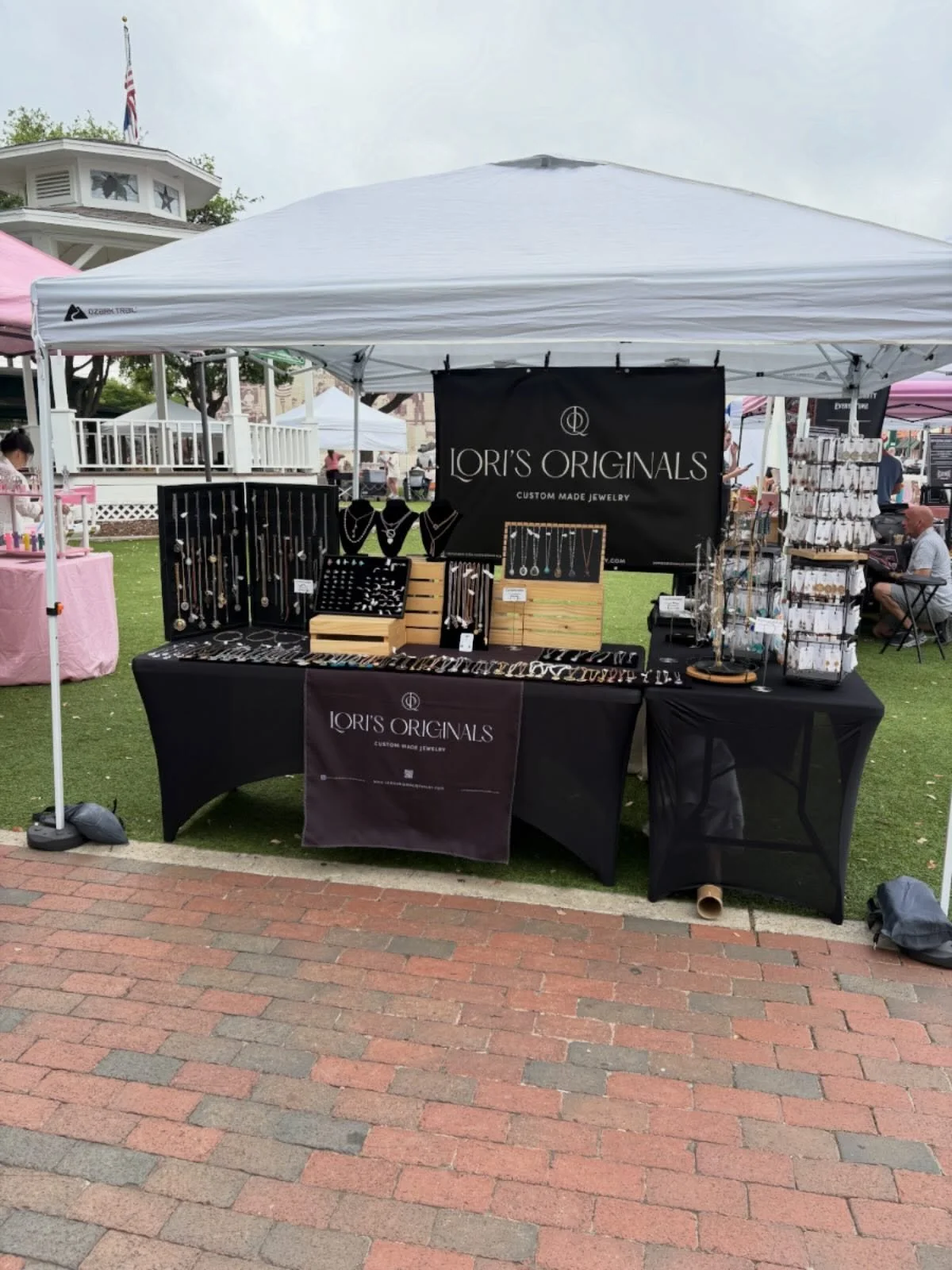 I&rsquo;m at the Grapevine Artisans Market today from 10-4 pm.  If you have a chance you should come by and check out the vendors.  I&rsquo;ll be here every weekend for a couple of months.