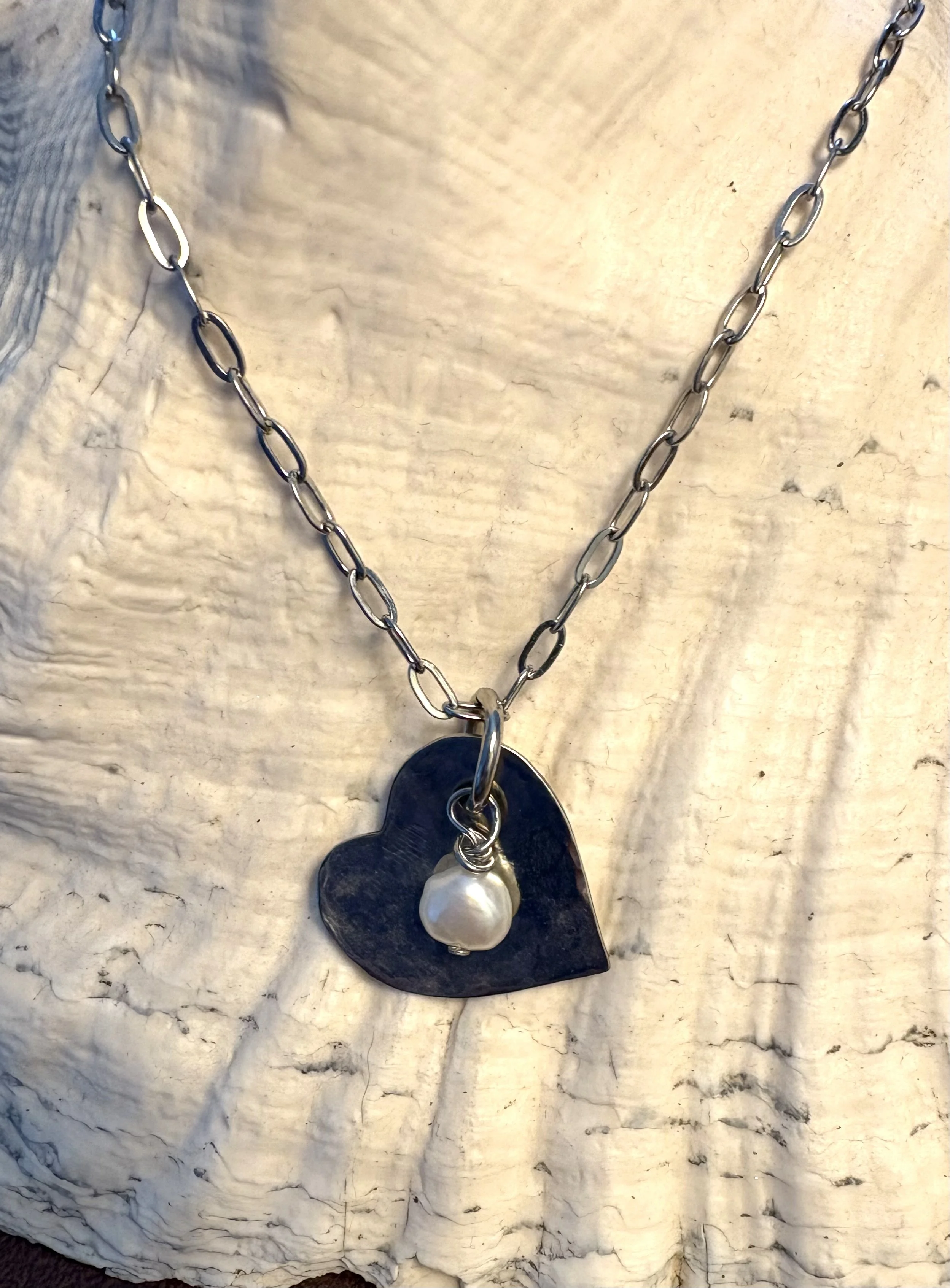 Elegance Heart & Pearl Pendant Necklace