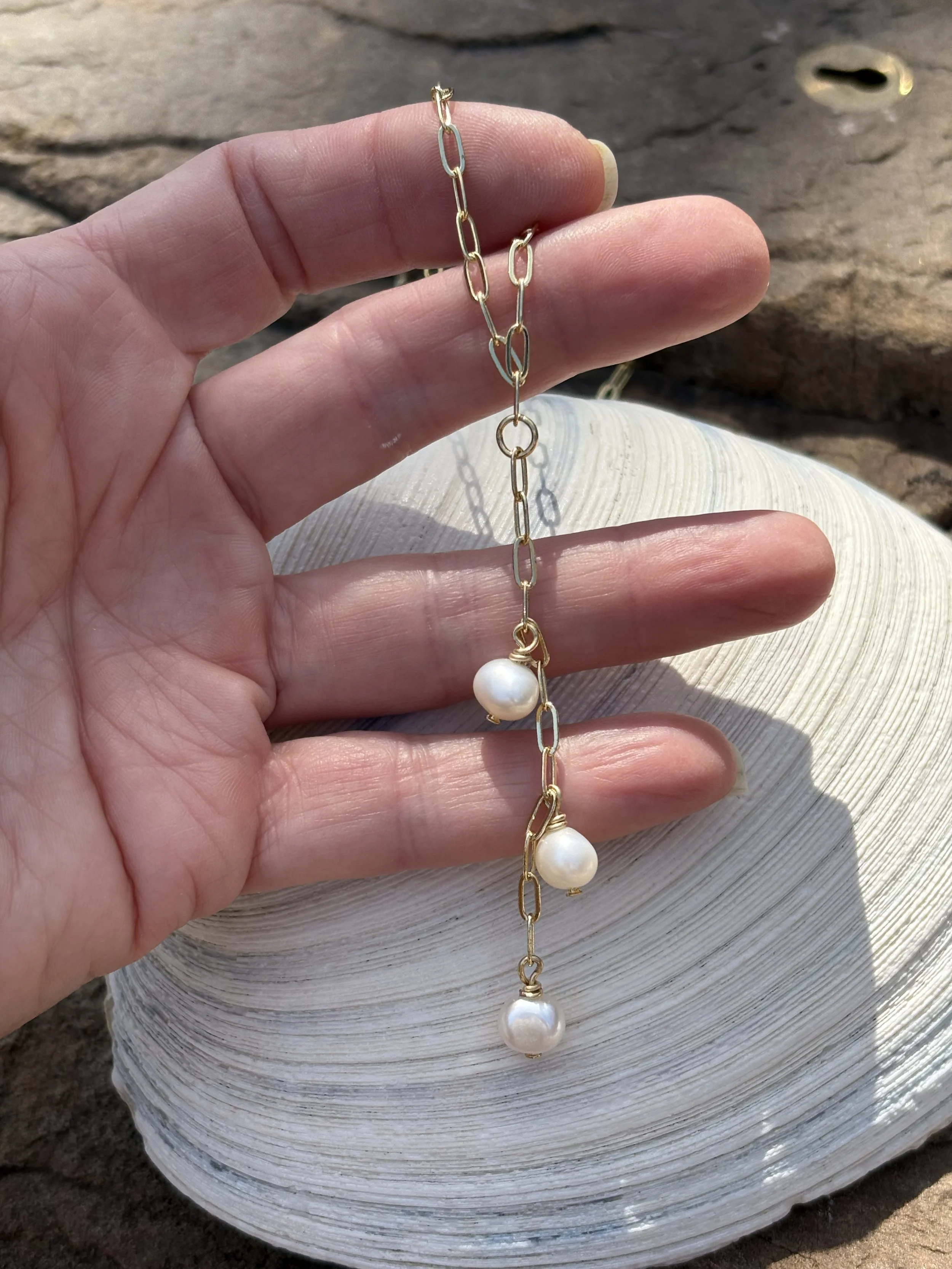 Gold or silver necklace with 3 Pearls pendant