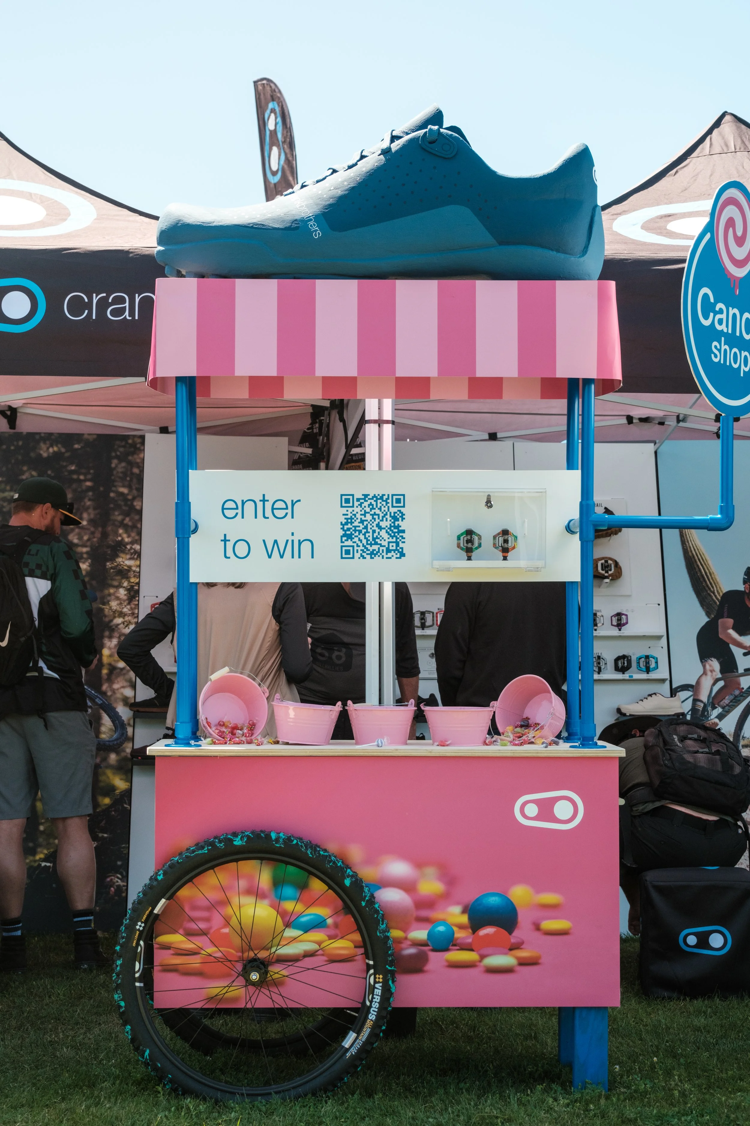 24_SeaOtter_Crankbrothers_Booth-12.jpg