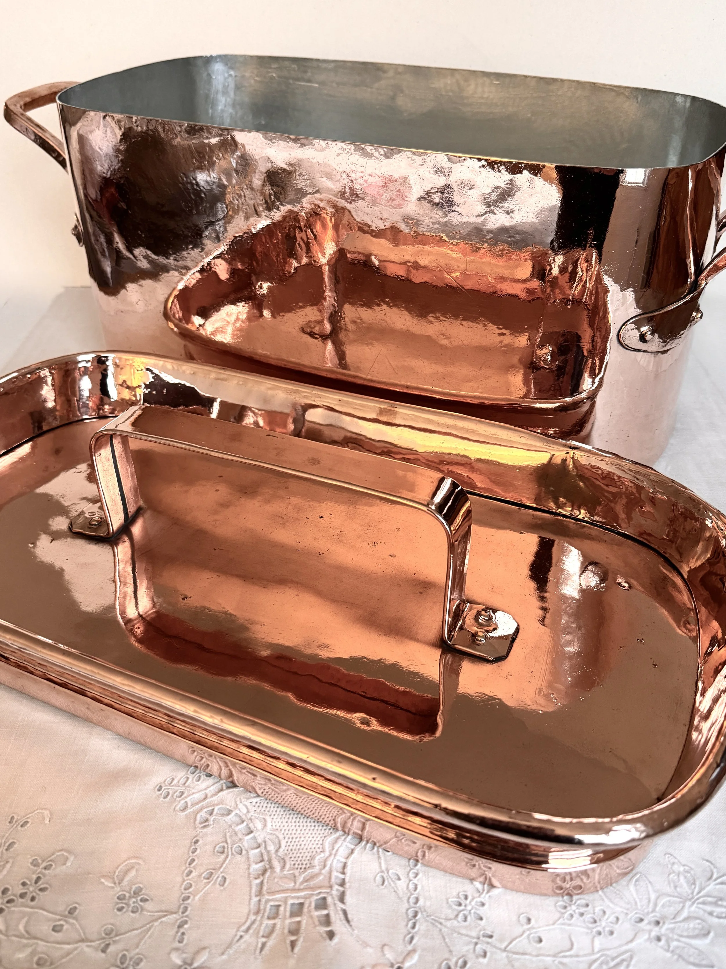 Large French Copper Daubiere with Lid . Dovetailed . Retinned