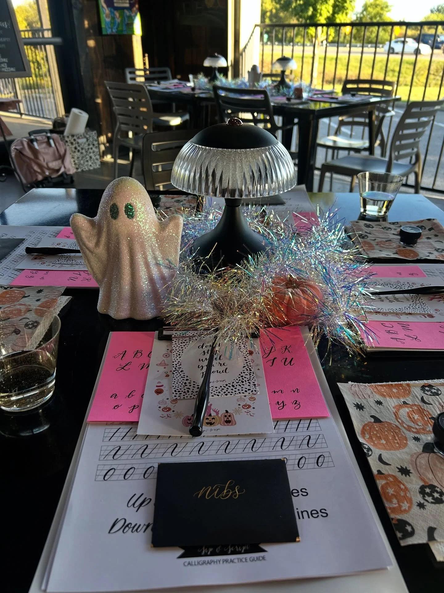 you and me at tailgate brewery
•
•
•
#Calligraphy #nashvillecalligrapher #weddings #tennesseewedding #nashvilleweddings #murfreesborotn #franklin #tennessee #handlettering #invitations #envelopes #nashvillecalligrapher #nashvillecalli