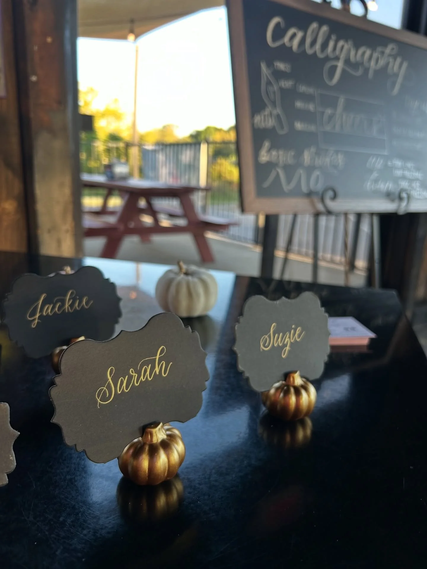 every person has a favorite letter to write… and if you don’t, you’re lying! mine is S incase you couldn’t tell 🤣
•
•
•
#Calligraphy #nashvillecalligrapher #weddings #tennesseewedding #nashvilleweddings #murf