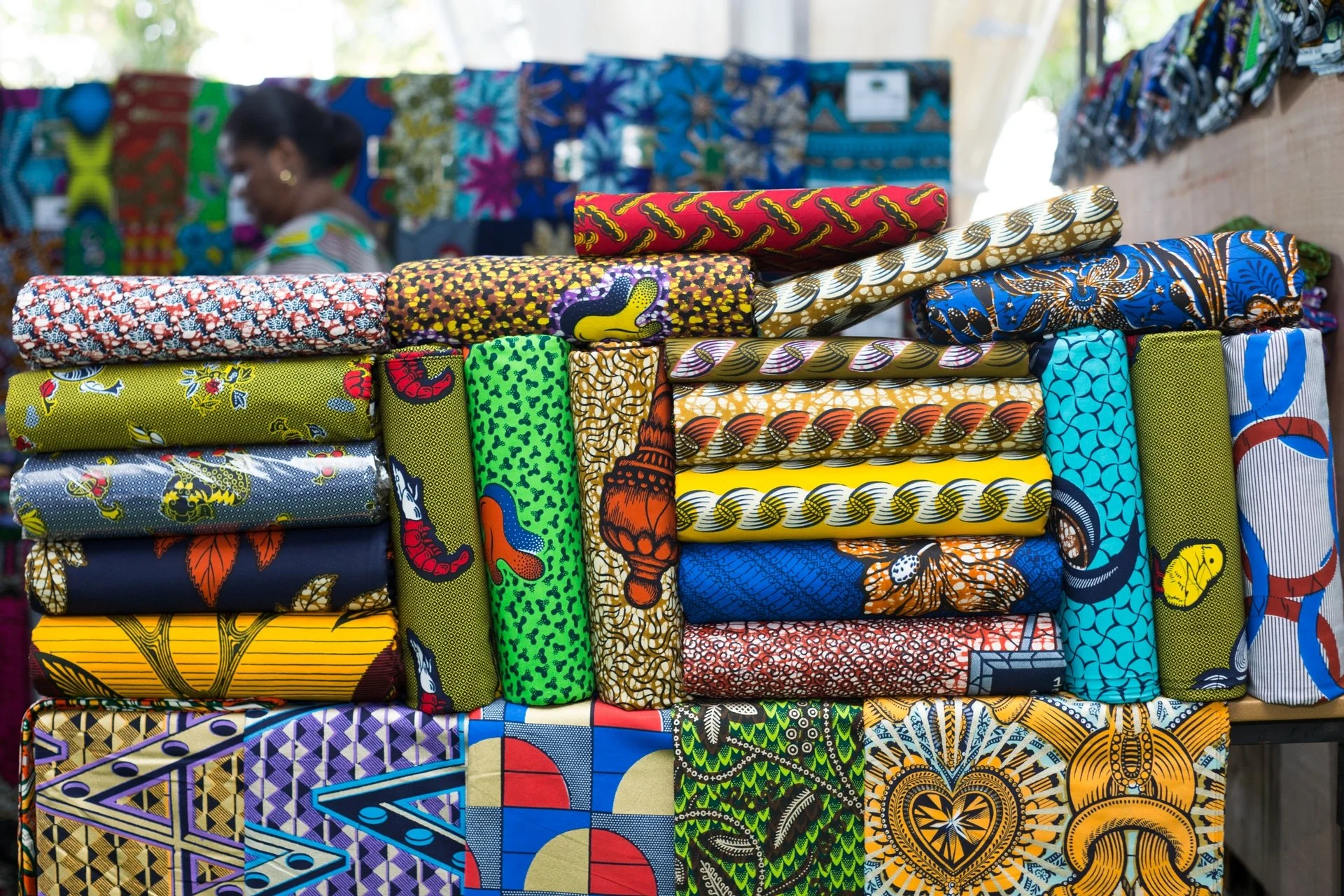 The Evolution of Ankara Print: From Dutch Wax to Pan-African Symbol – A Masterclass in Cultural Reclamation