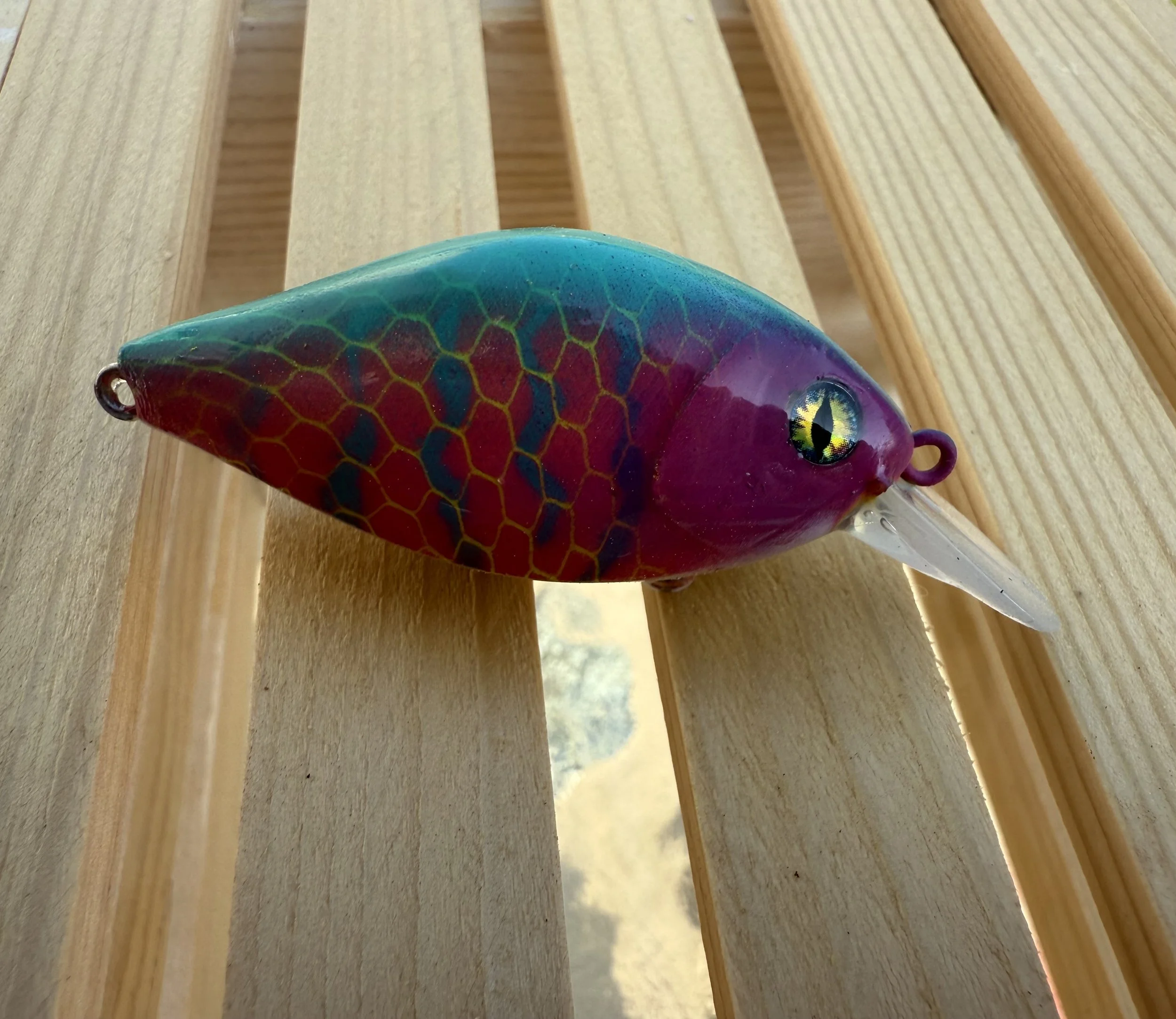 Pink/blue crankbait