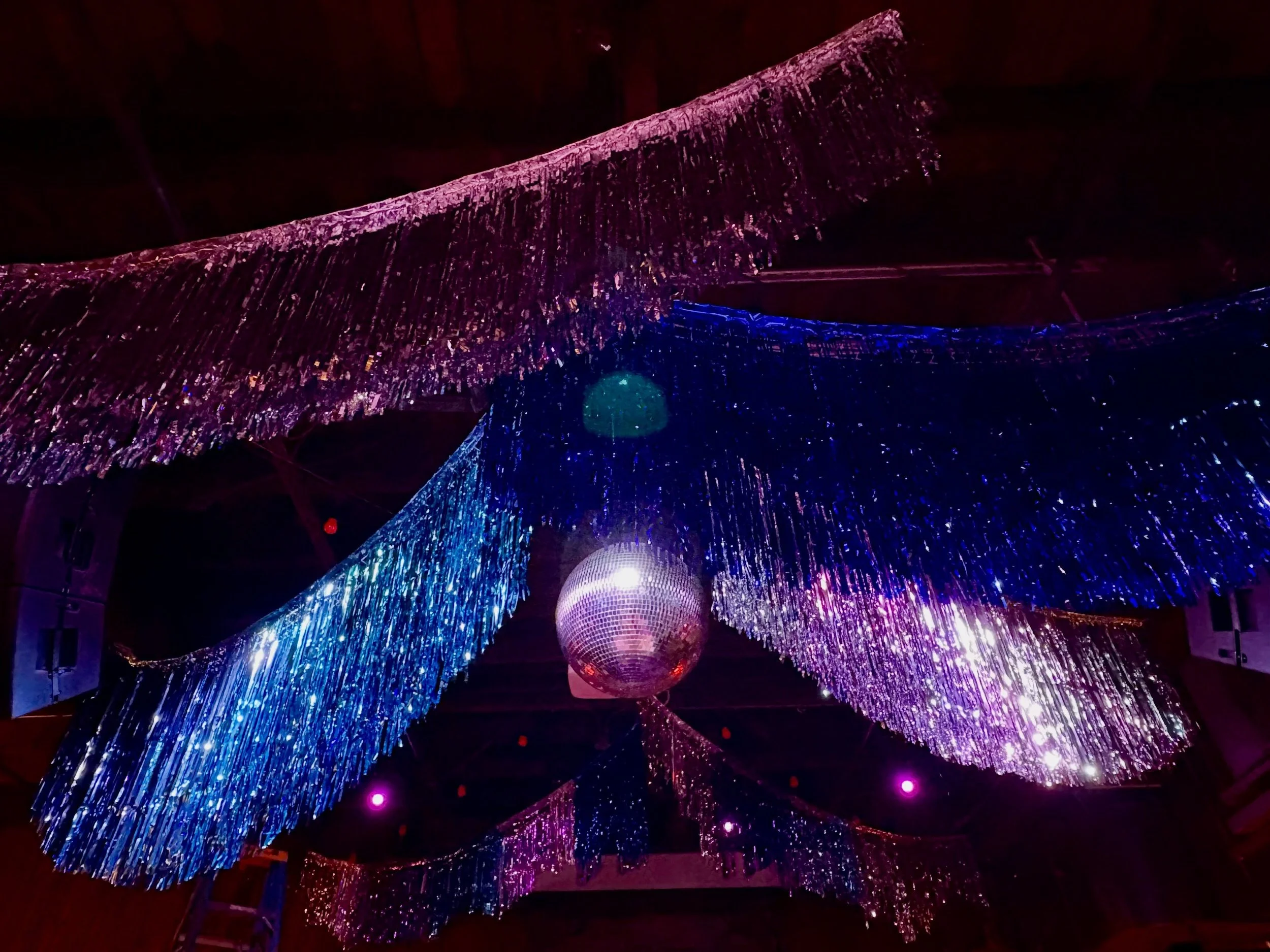 A little blue for @biggaydiscoparty 🔵✨🪩

#kansascity #madeinkc #eventdecor #kcevents