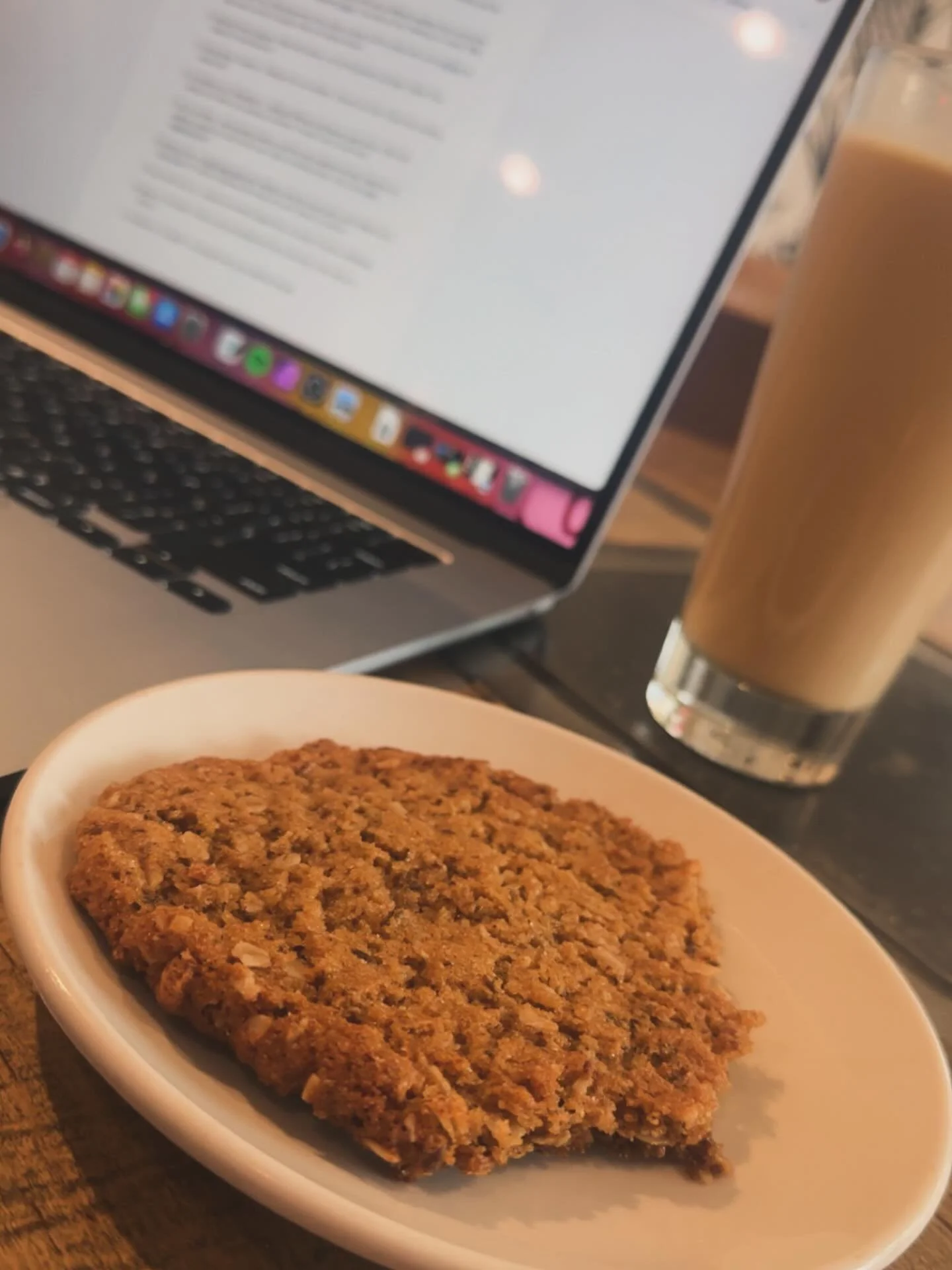 Omg - have you ever had the peanut butter cookies from @eaushift? What a perfect way to spend a grey Fall day 💕