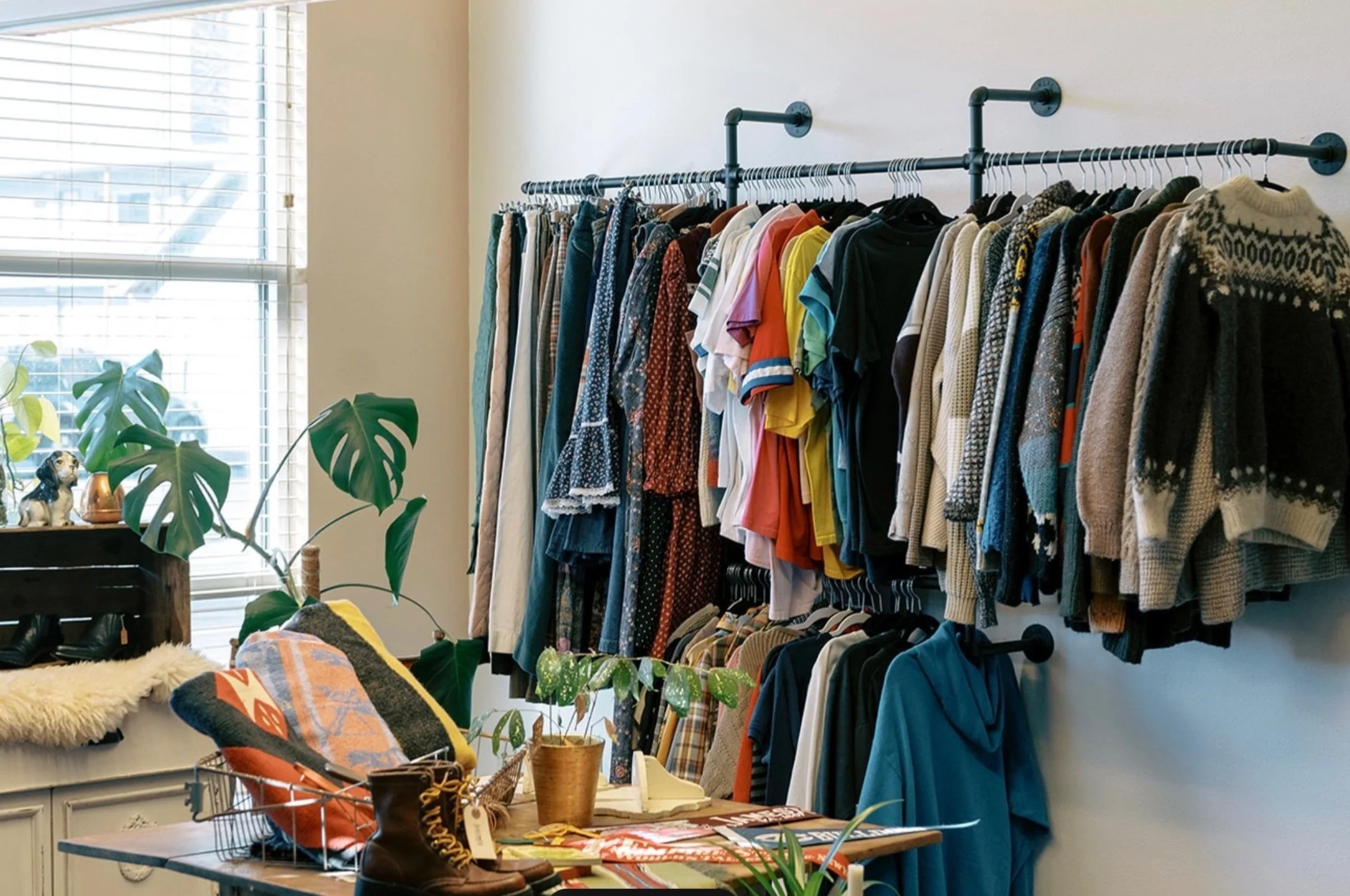 Eugene vintage store in a non toxic salon in Eugene, Oregon