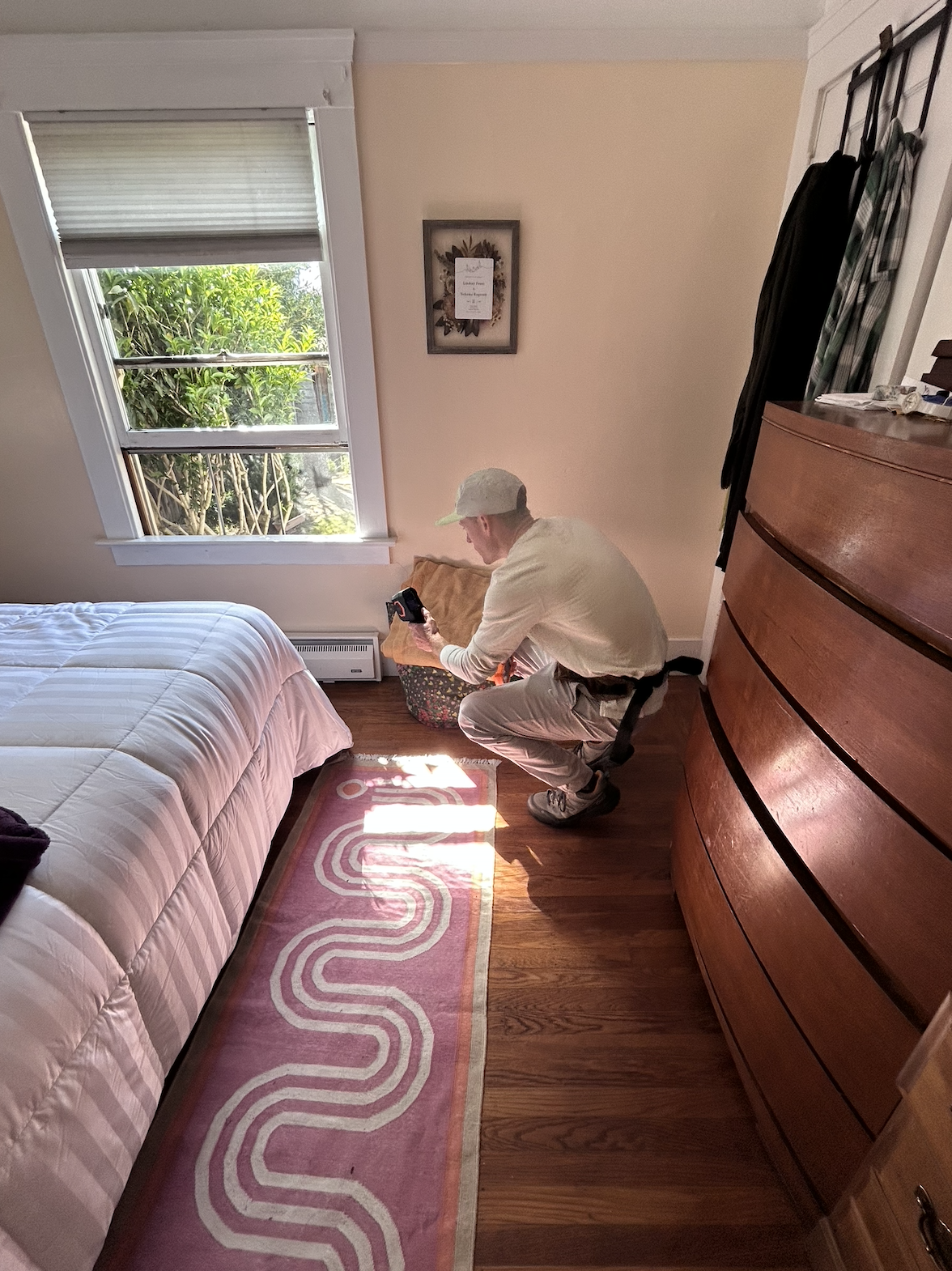Mold inspector in East Bay inspecting a property