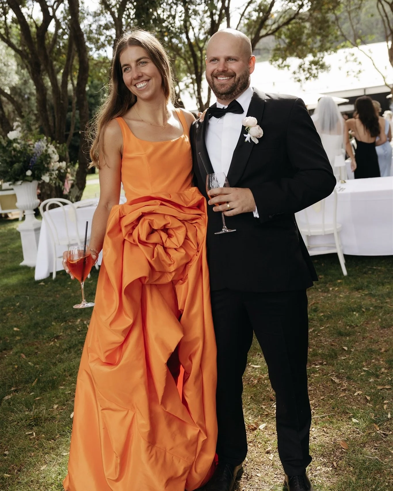 A few guest pictures from Victoria &amp; Tom&rsquo;s wedding day. 

I loved how V&amp;T had their outdoor reception set up. There was so much space to move around all the tables which allowed for some beautiful candid shots of their guests enjoying t