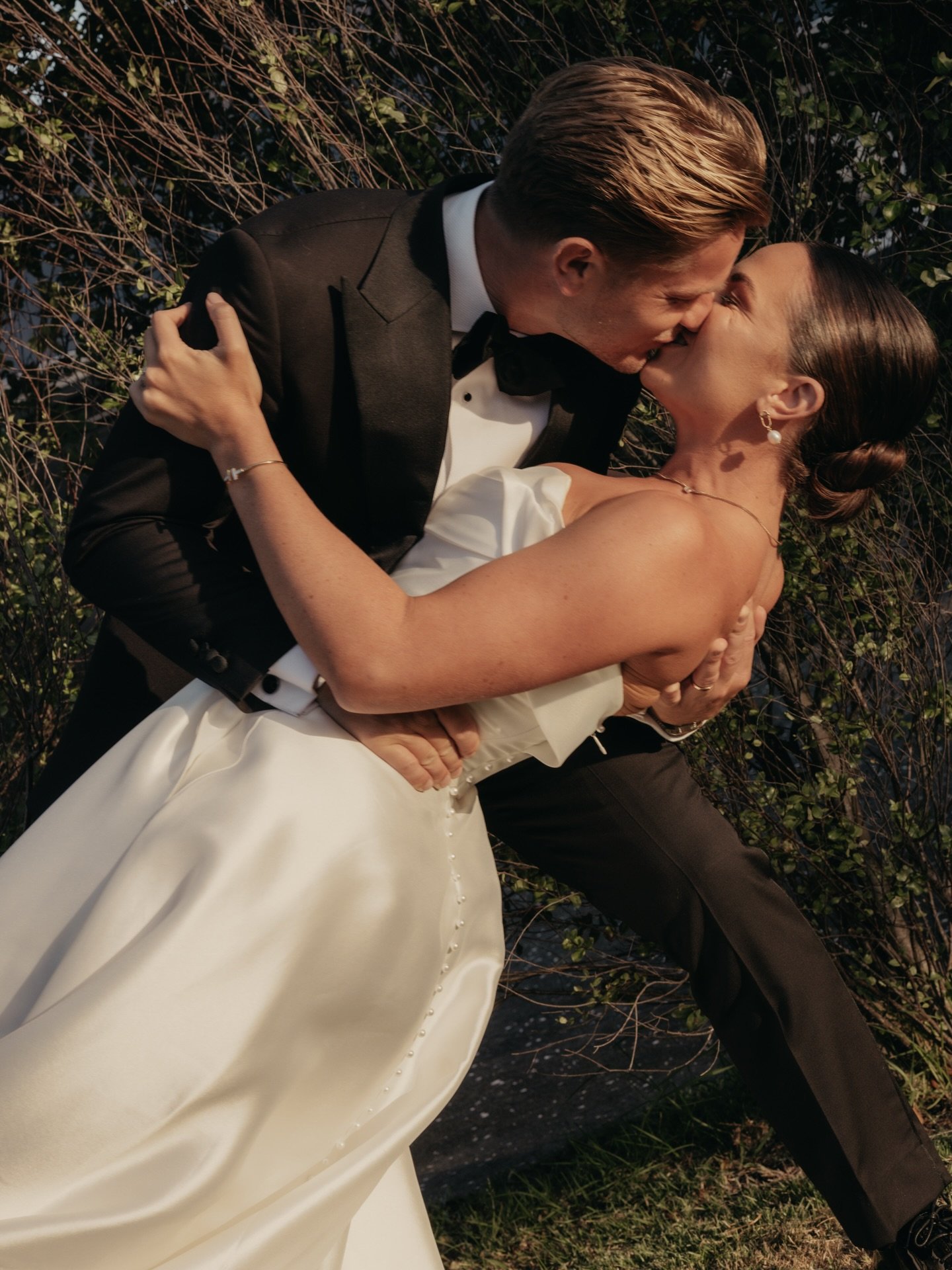 Five minutes before sunset 🏹

Hair &amp; Makeup @penton.andco 
Suit @workingstylenz 
Dress @heracouture