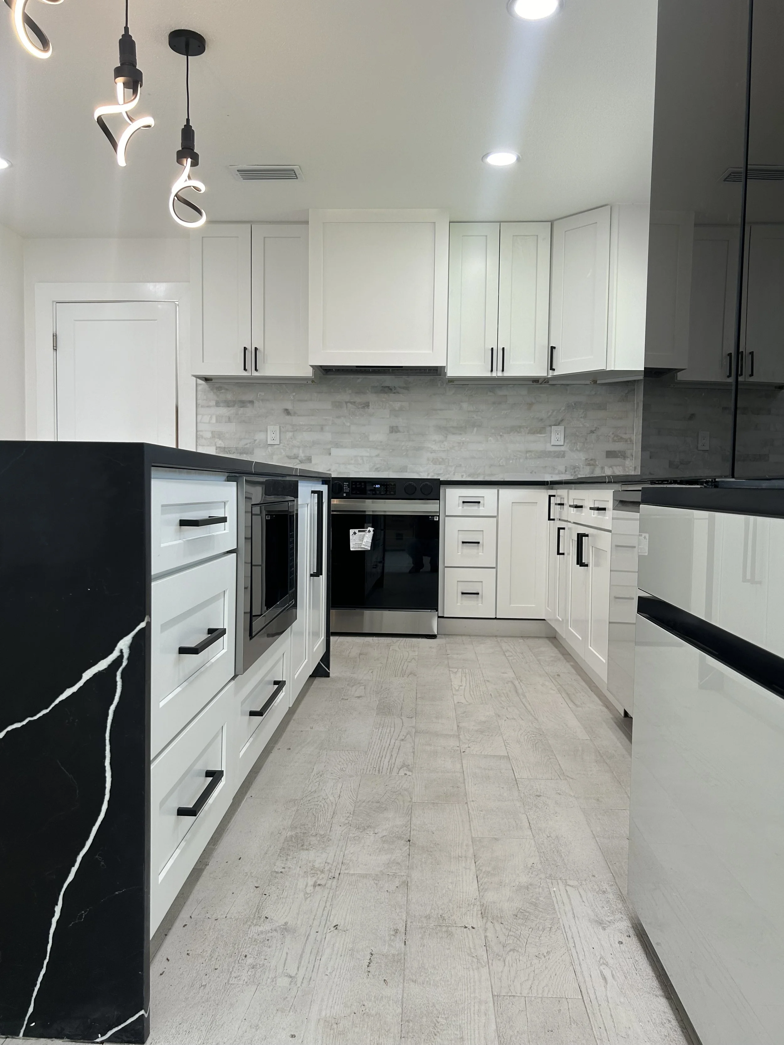 Modern Kitchen Remodel by Pluma Build Co project photo 2