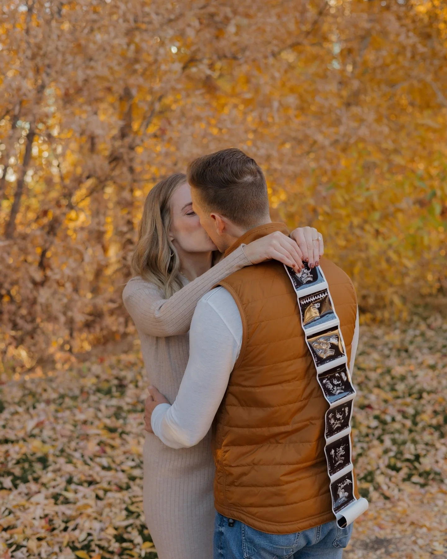 Forgot to post this cute maternity session!! And look at their puppy!!! Please, bring your dog to our session! I love them 🥹 

#utah #utahphotographer #utahphotography #utahbusiness #utahportraitphotographer #utahfamilyphotographer #utahfamilyphotog