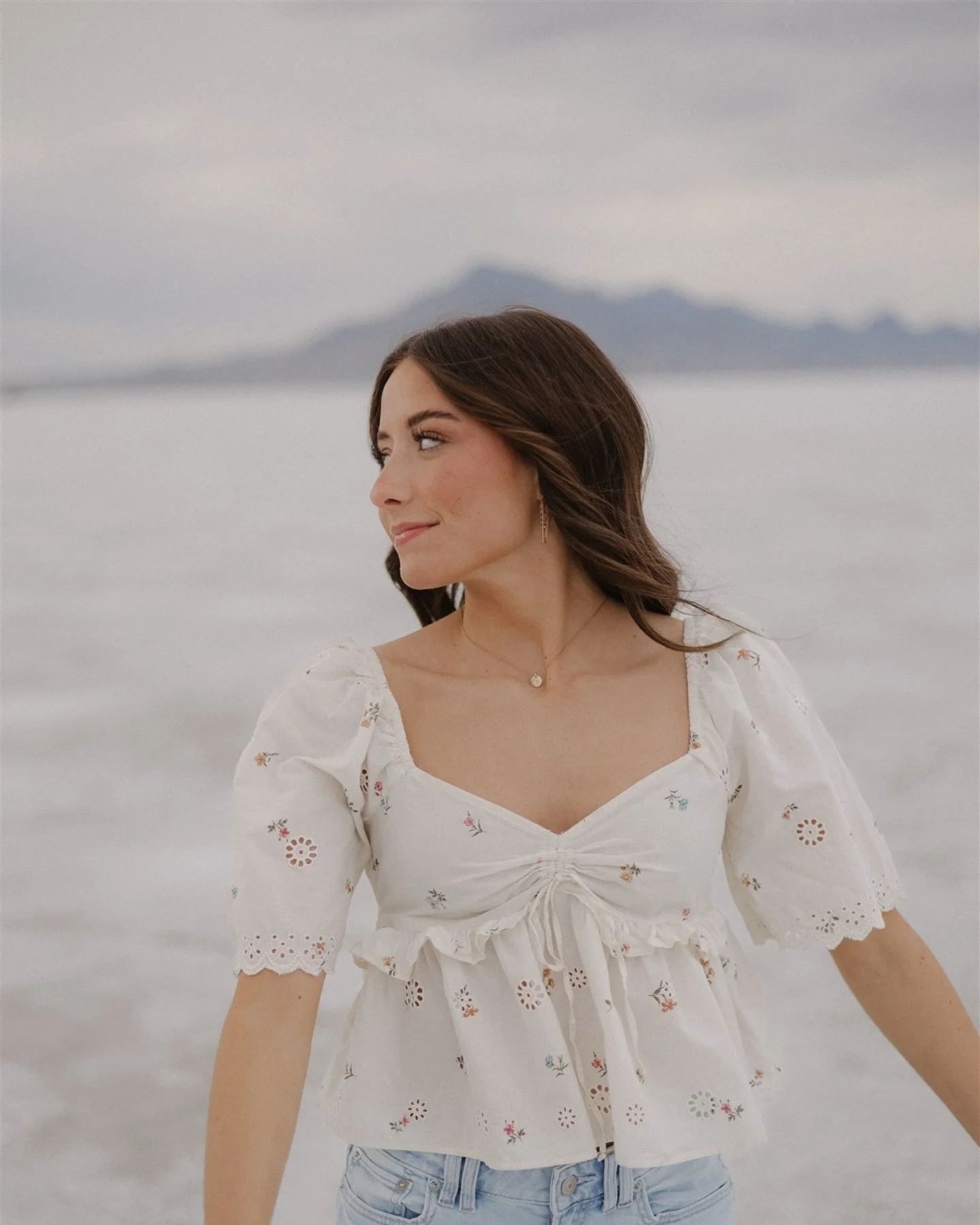 Posting this salts flats senior session again because how can I not?! This was my first time shooting at the flats and I was immediately in love! Such a cool landscape and so fun driving out on them. If you are wanting to do a session out there, LETS