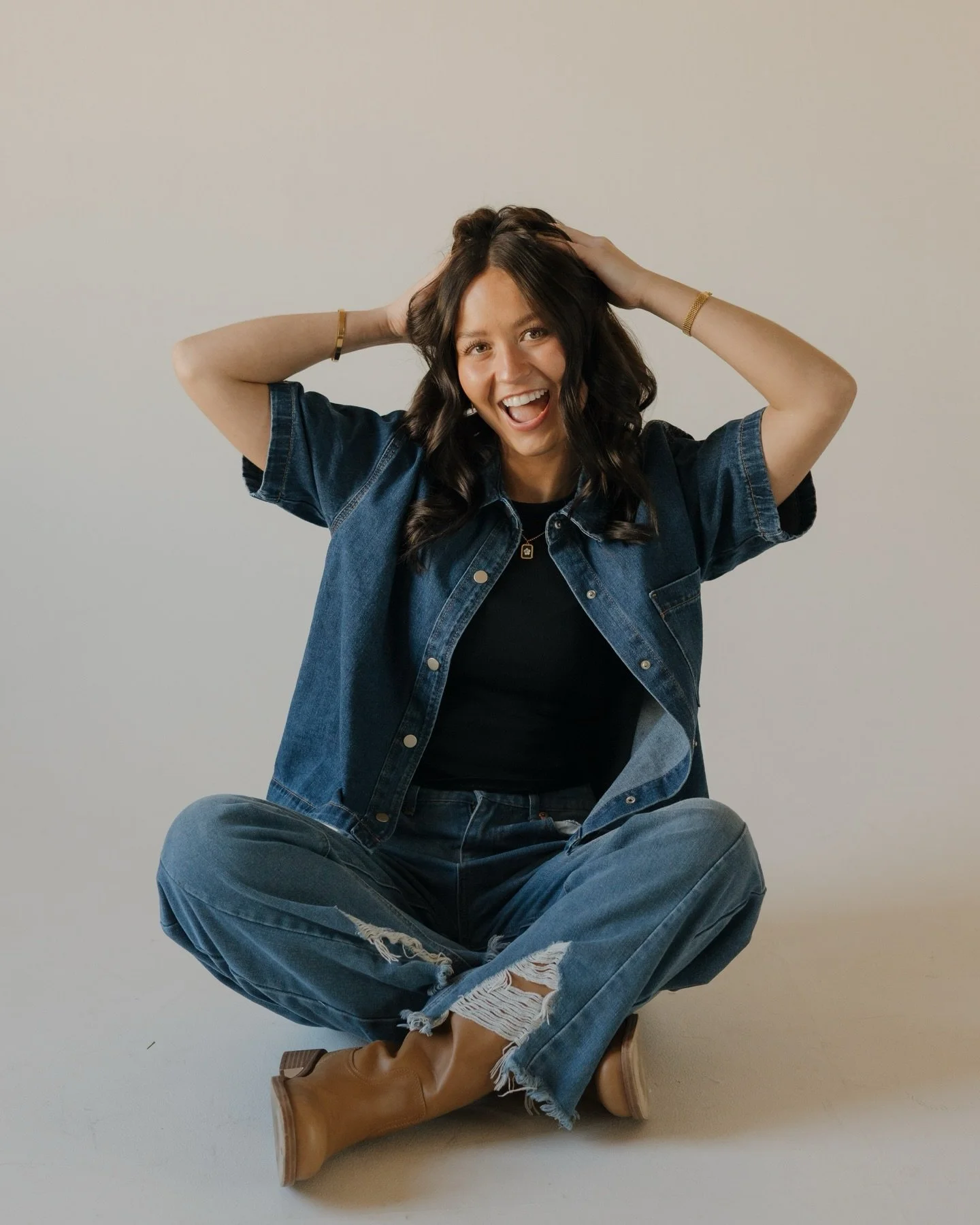 Senior session at a studio??? 😍😍😍 These pictures turned out so cute!! @whitespacestudios 

2026 Seniors - let&rsquo;s get your spring pictures scheduled! Graduation is coming up quick and you want to make sure you have time to design and order you