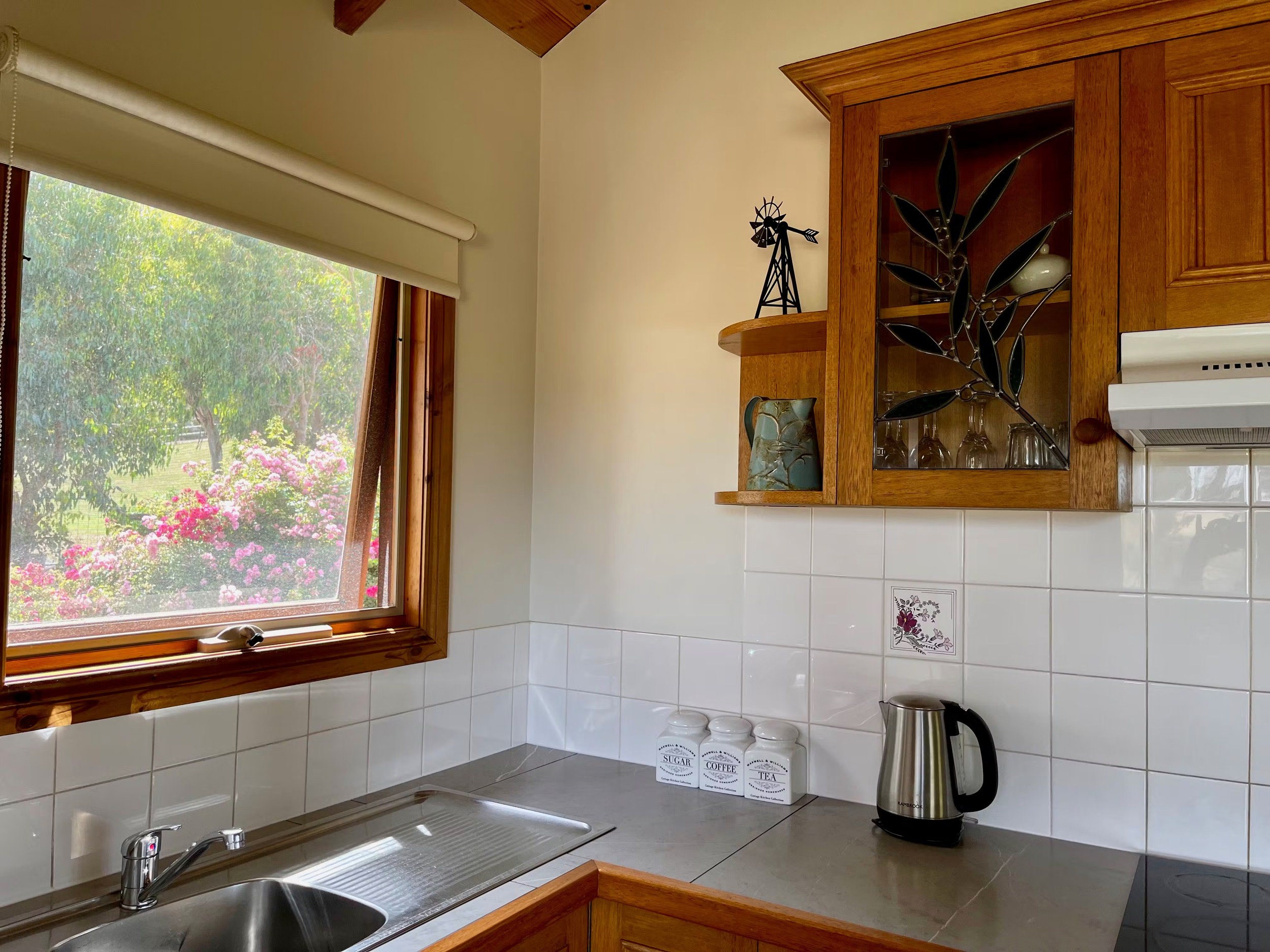 Wattle Cottage Kitchen.png