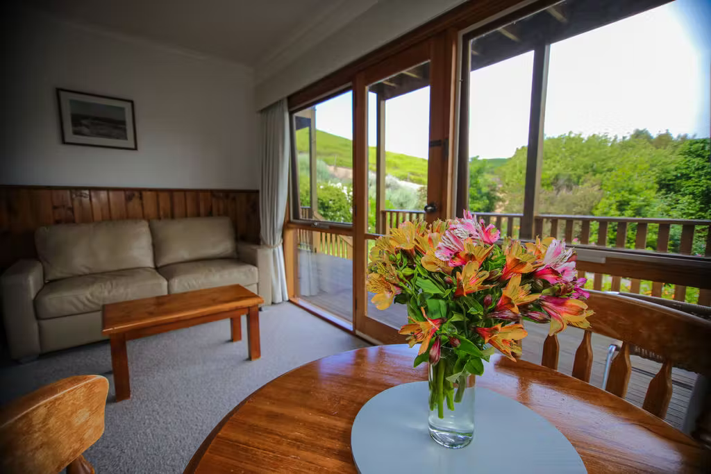 Callistemon King Garden Suite - Interior.png