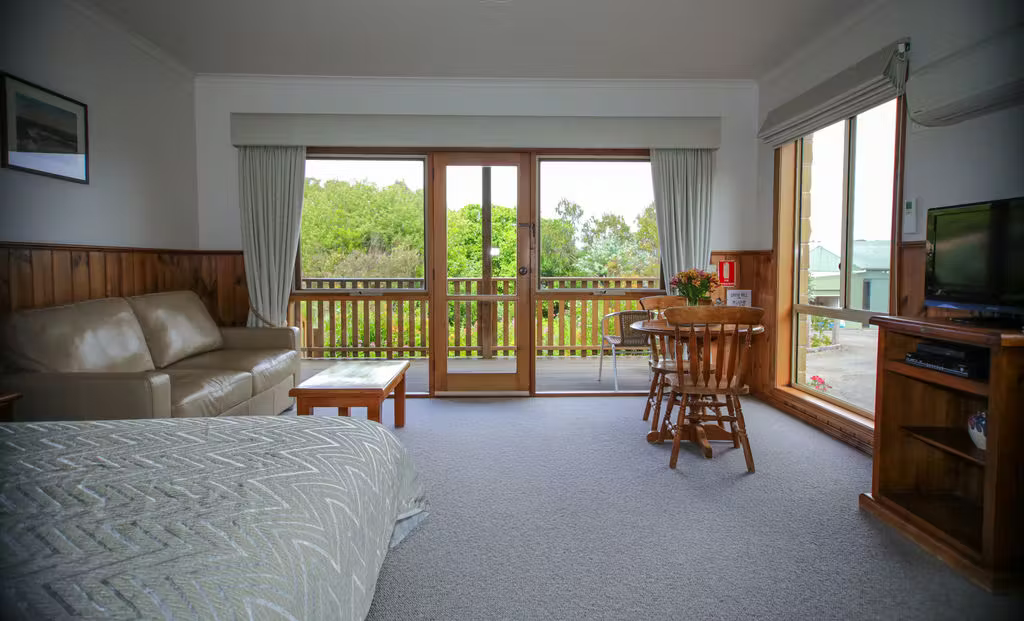 Callistemon King Garden Suite Inside.png