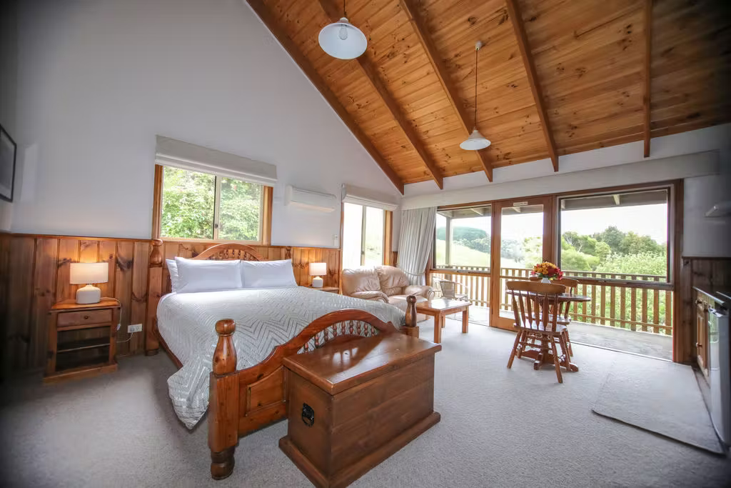 Callistemon Spa Suite Bedroom.png