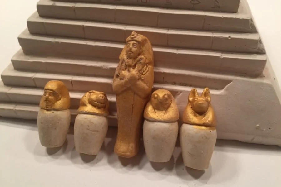 017-900x600.jpg