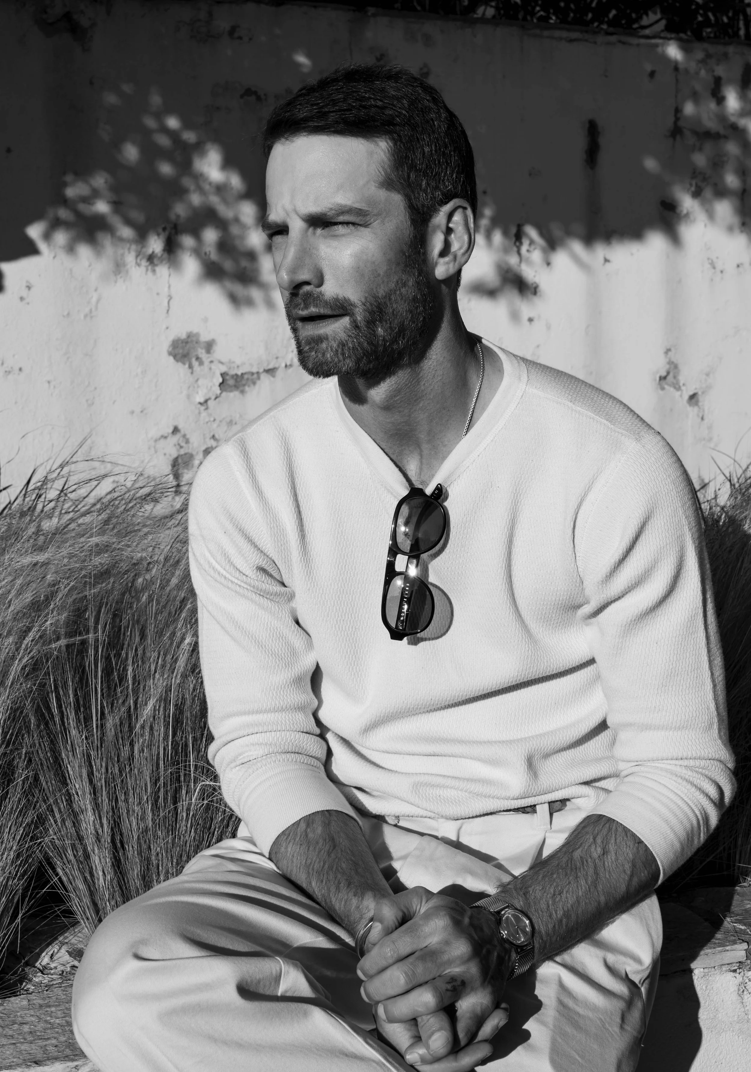 Black and white portrait of psychotherapist Erik Rocca, offering psychotherapy in New York, Los Angeles, and internationally.