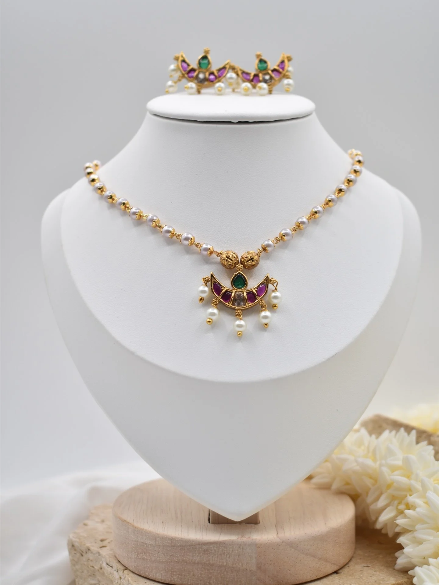 CHAND 

Subtle and beautiful. Shop this piece and many others at kadhaljewels.com

🌎Australia wide shipping 
🚚Local pick up 

#kadhaljewels #tamil #perth #smallbusiness #indianjewellery