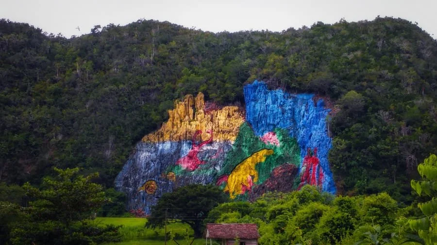mural-de-la-prehistoria-cuba-vinales.jpg