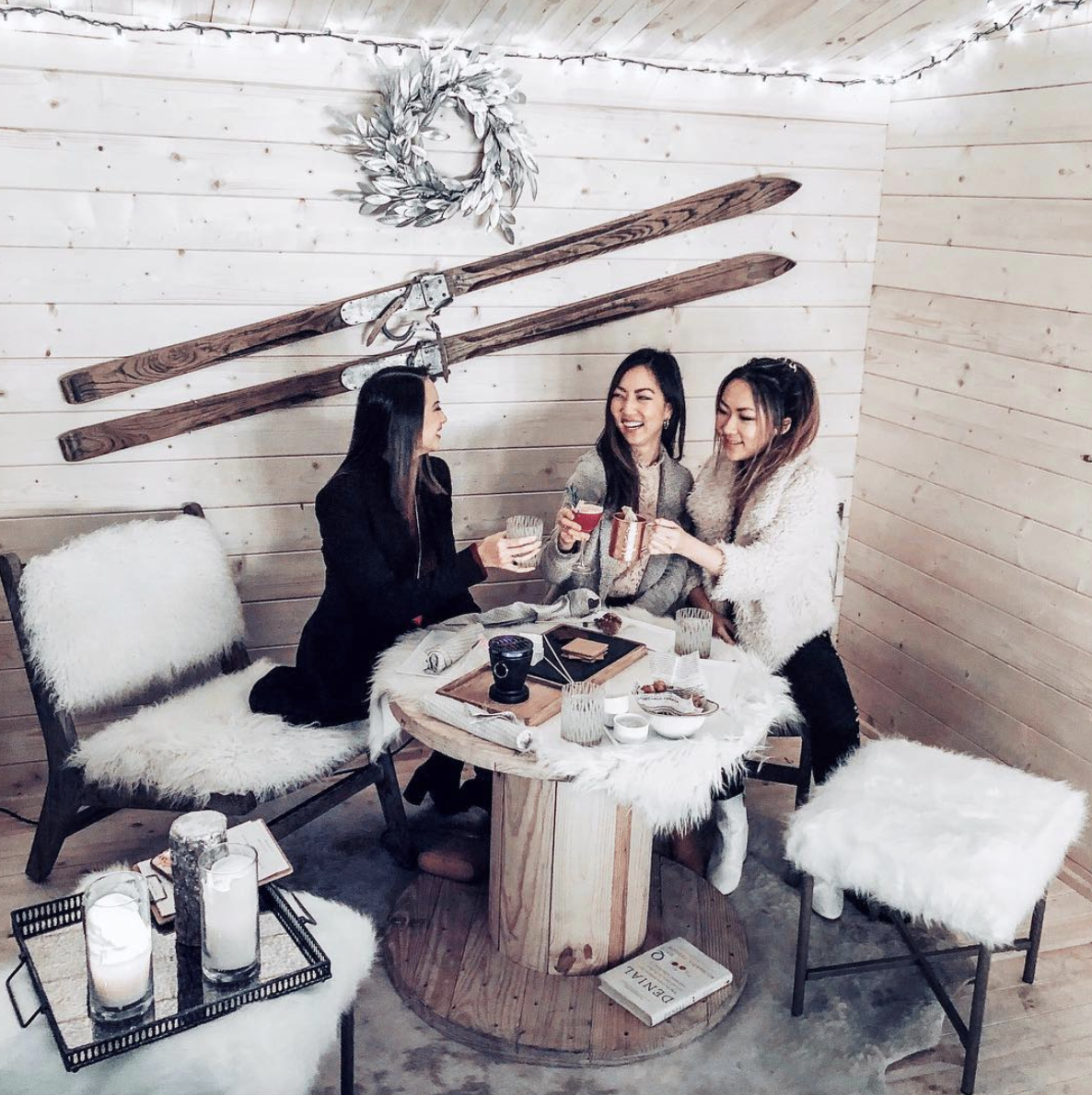  Photo by   closet_luxe   